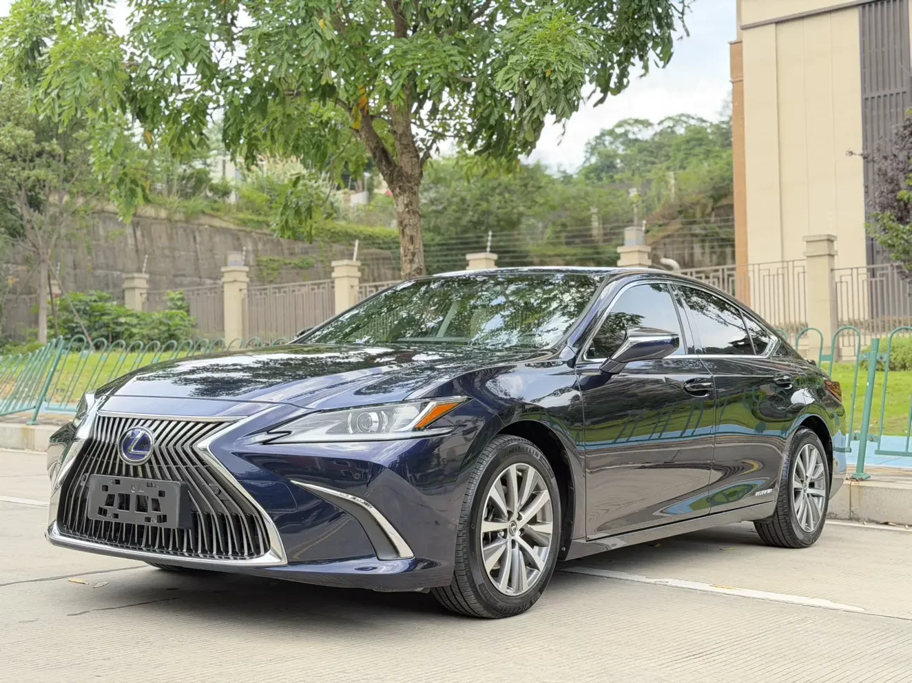 Lexus ES