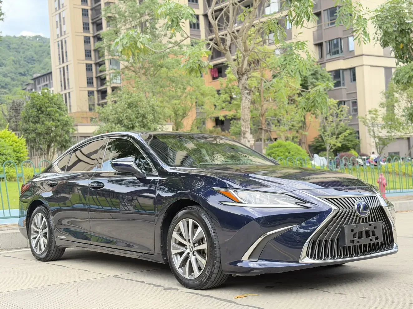 Lexus ES