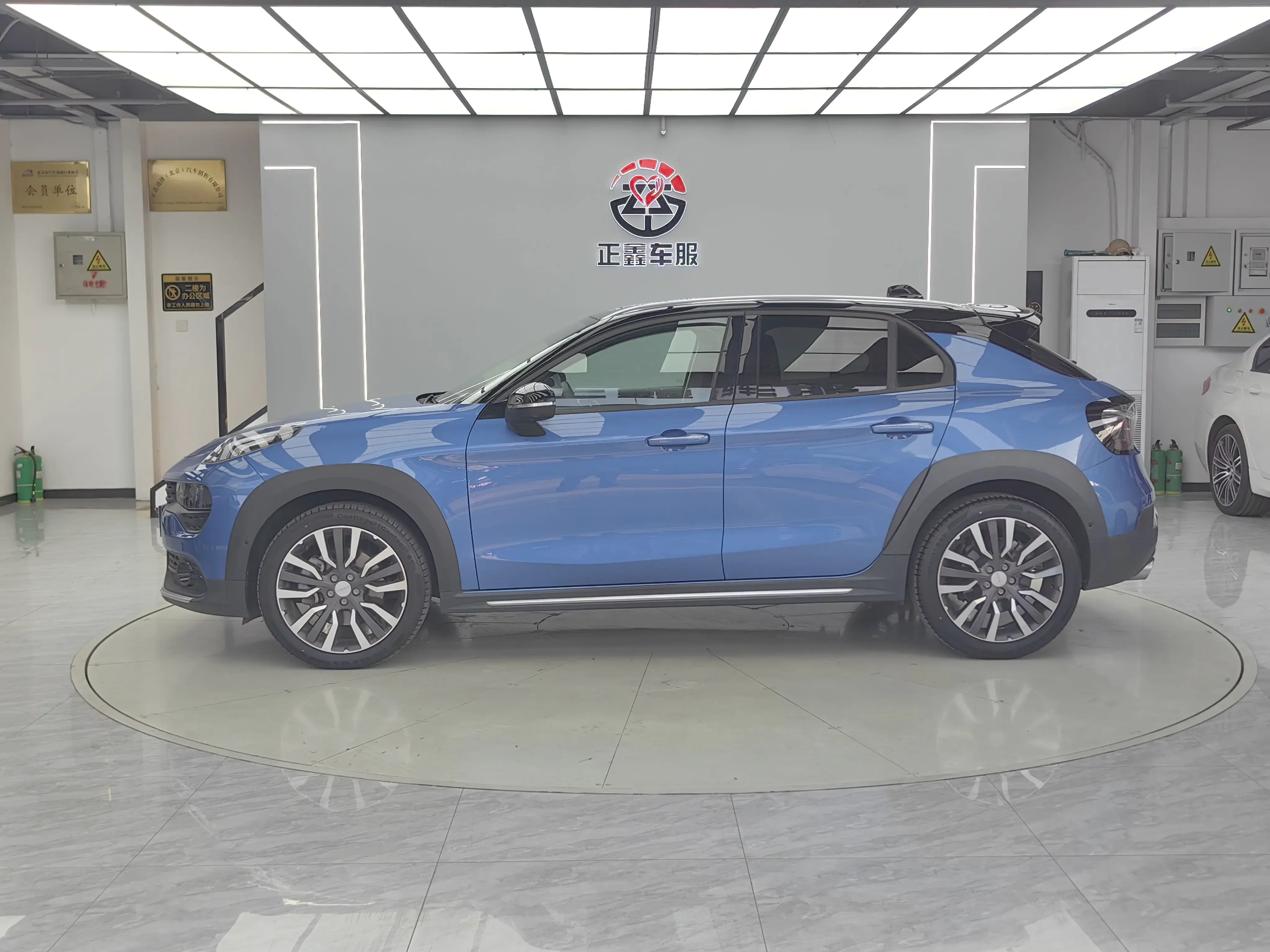 Lynk & Co 02