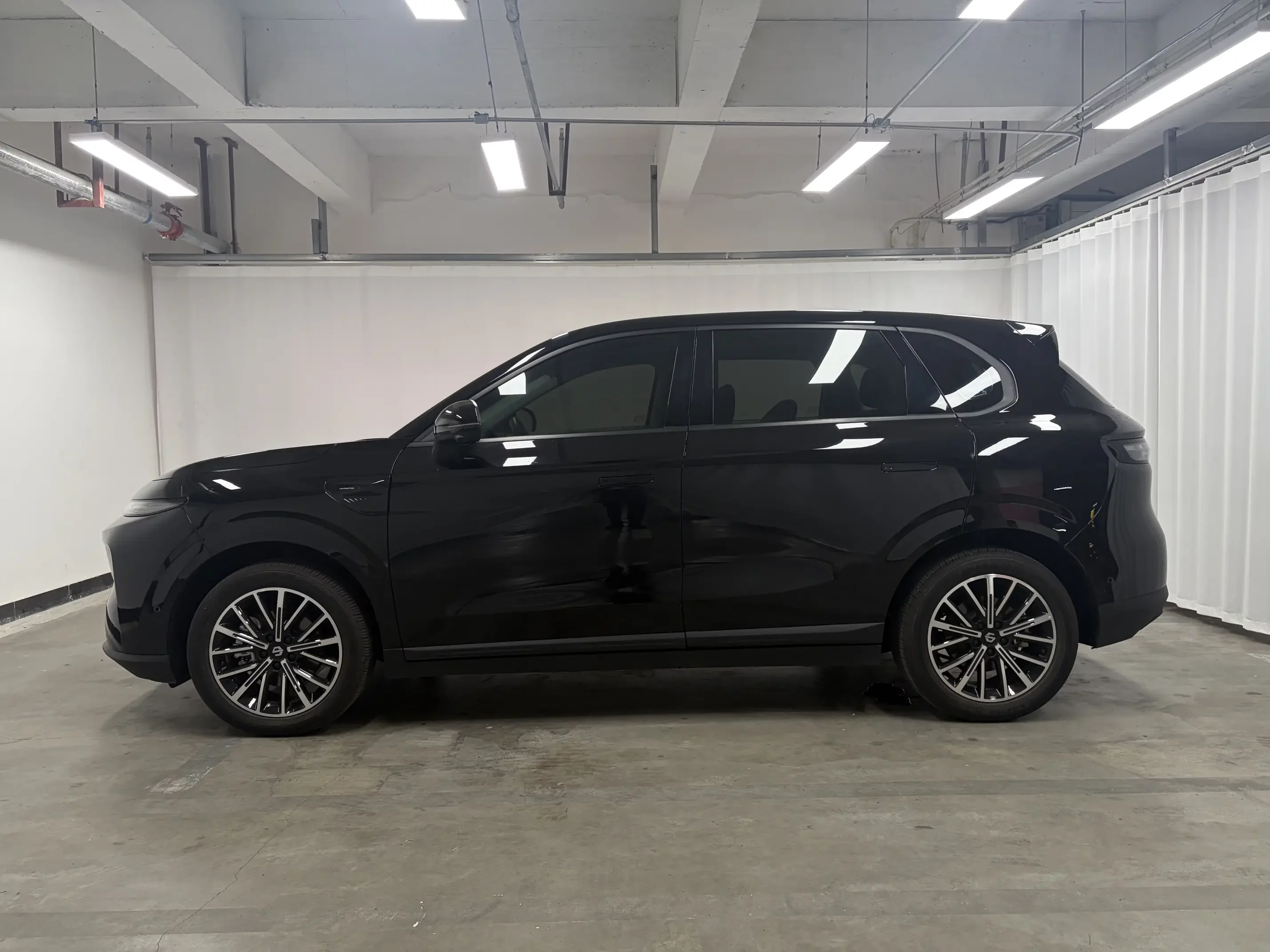Leapmotor B10