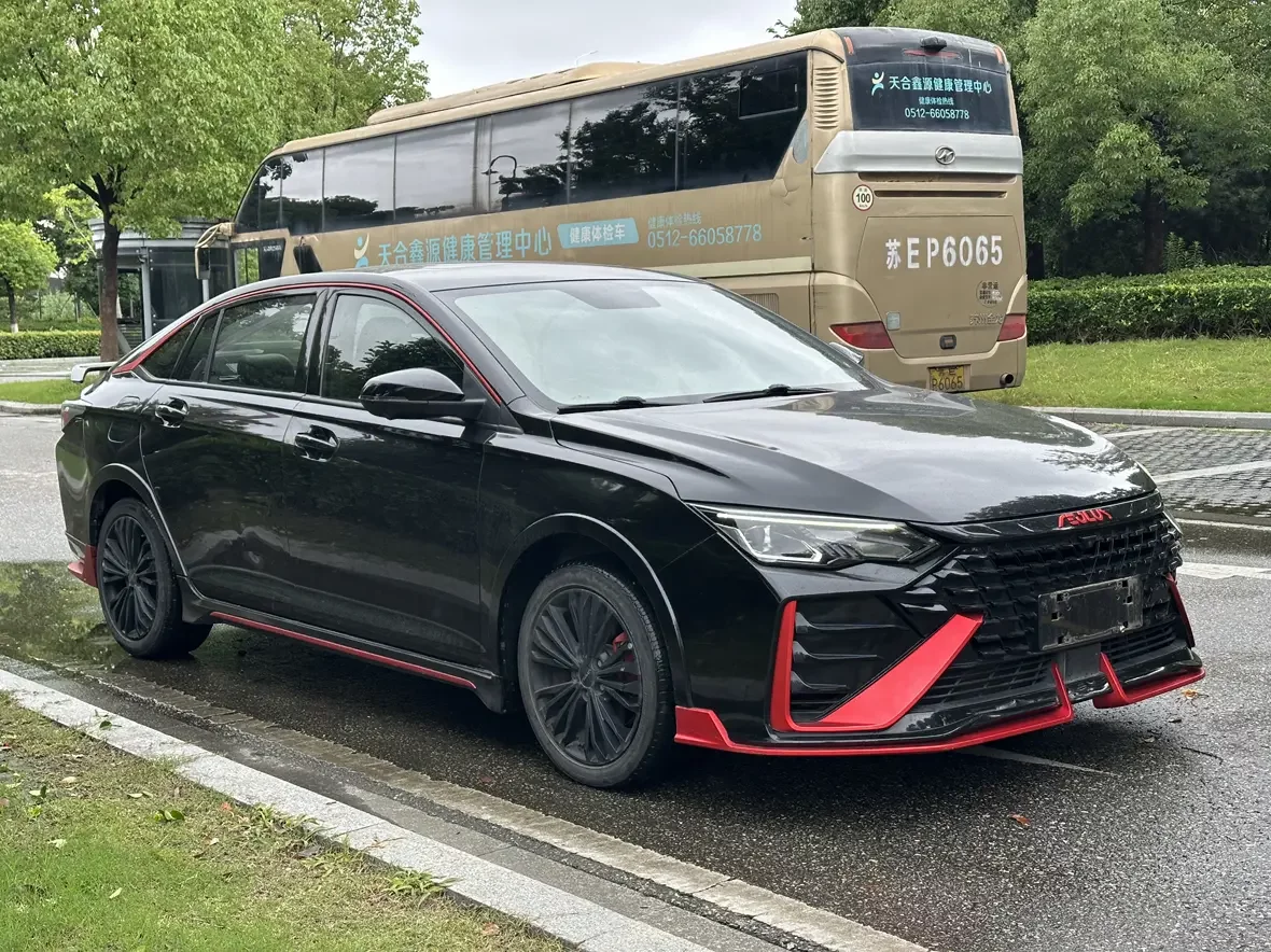Dongfeng Yixuan MAX