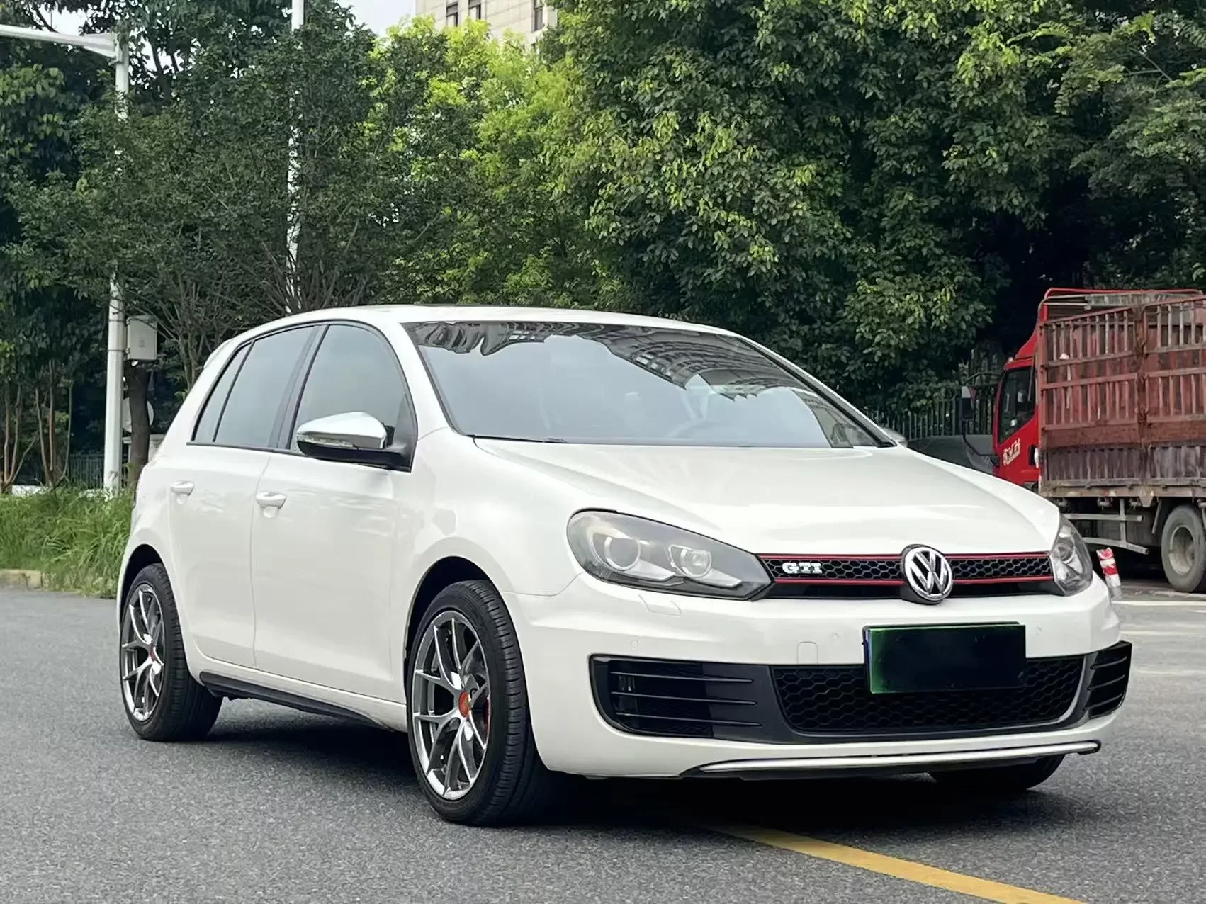 Volkswagen Golf GTI