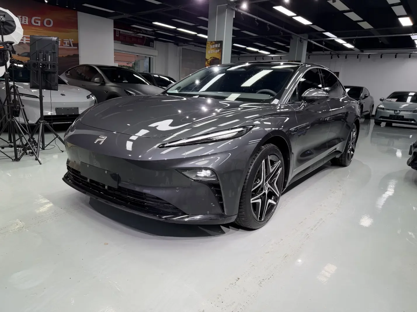 Rising Auto Feifan F7