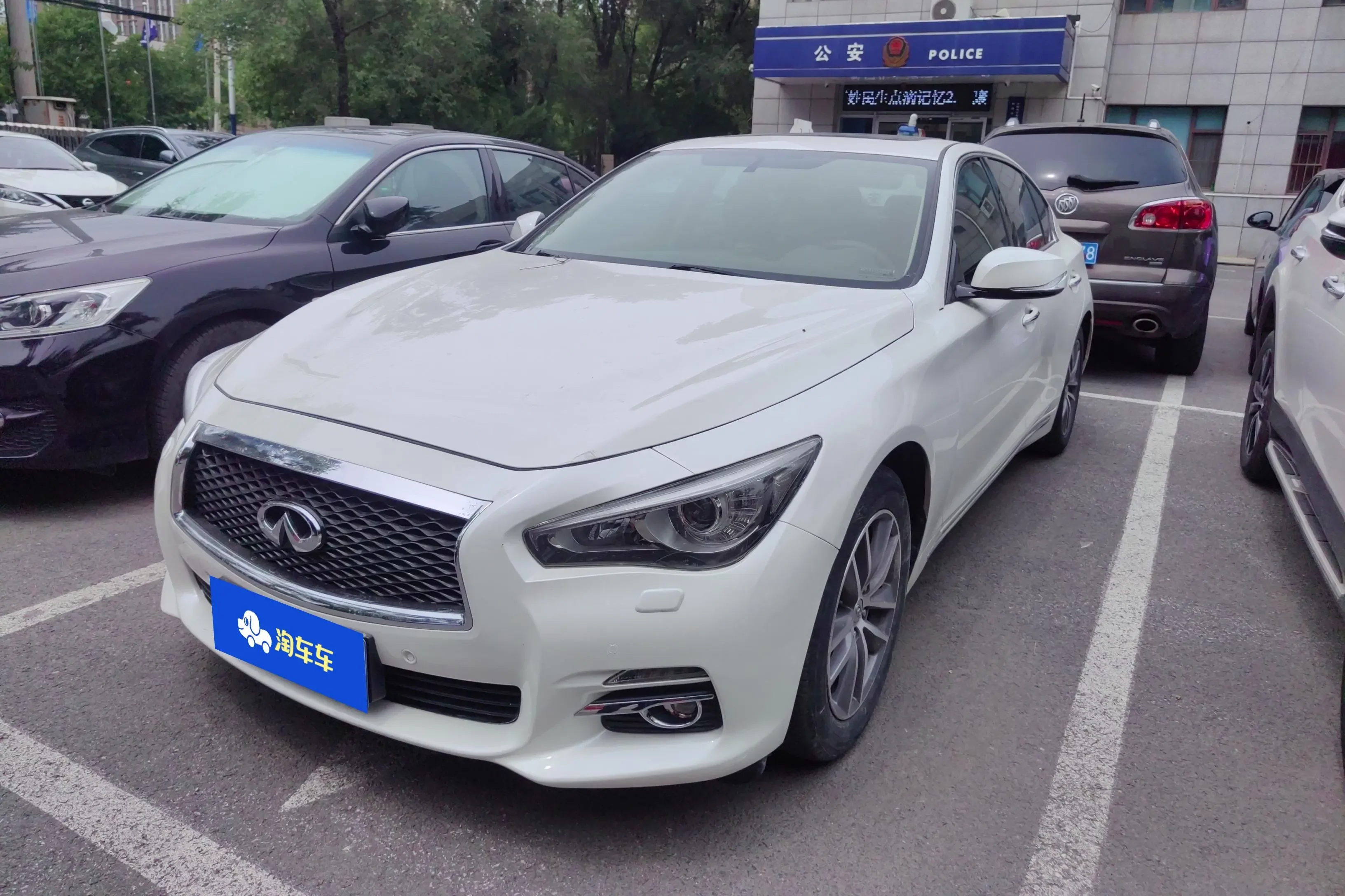 Infiniti Q50L  из Китая