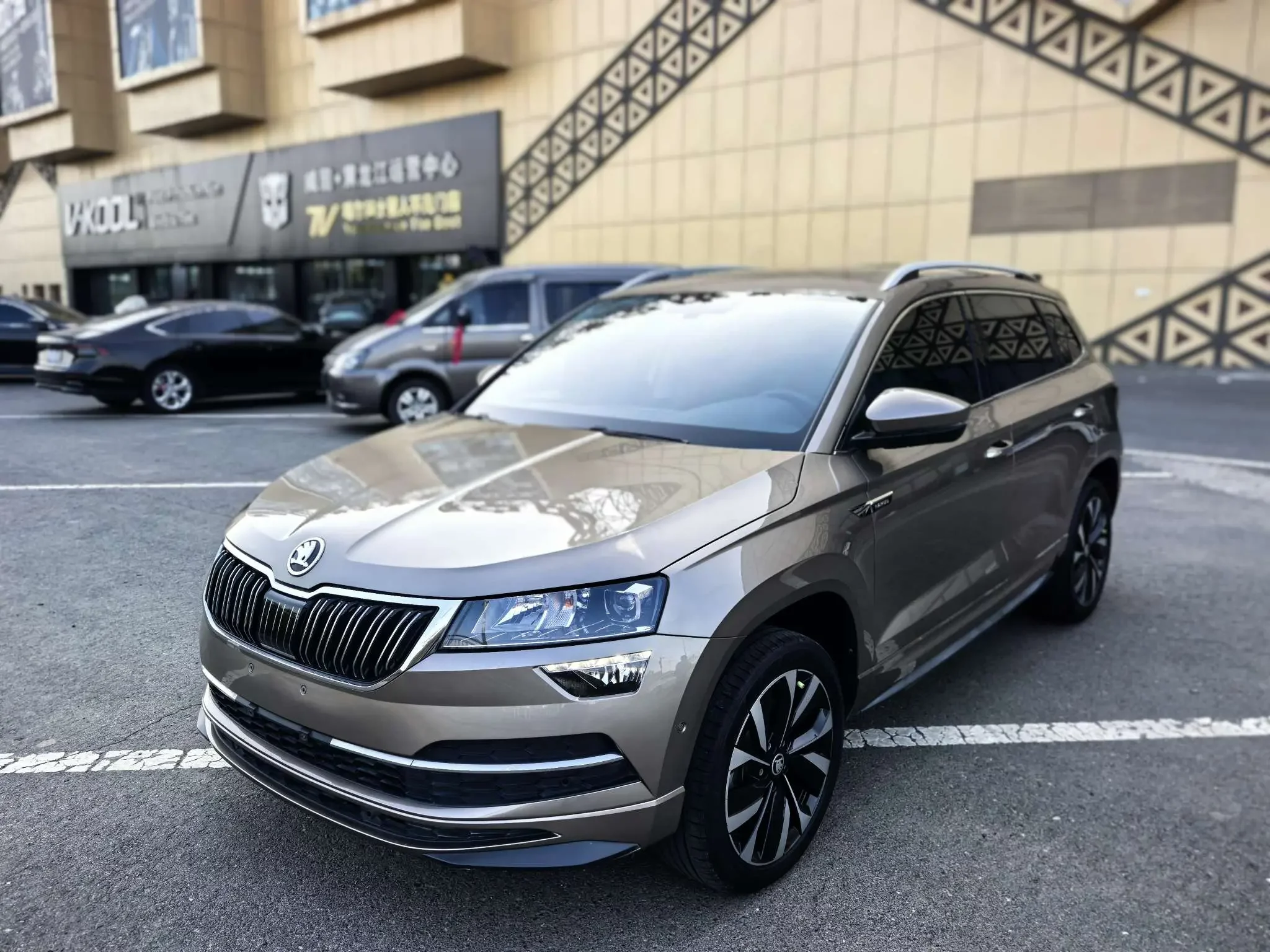 SKODA KAROQ