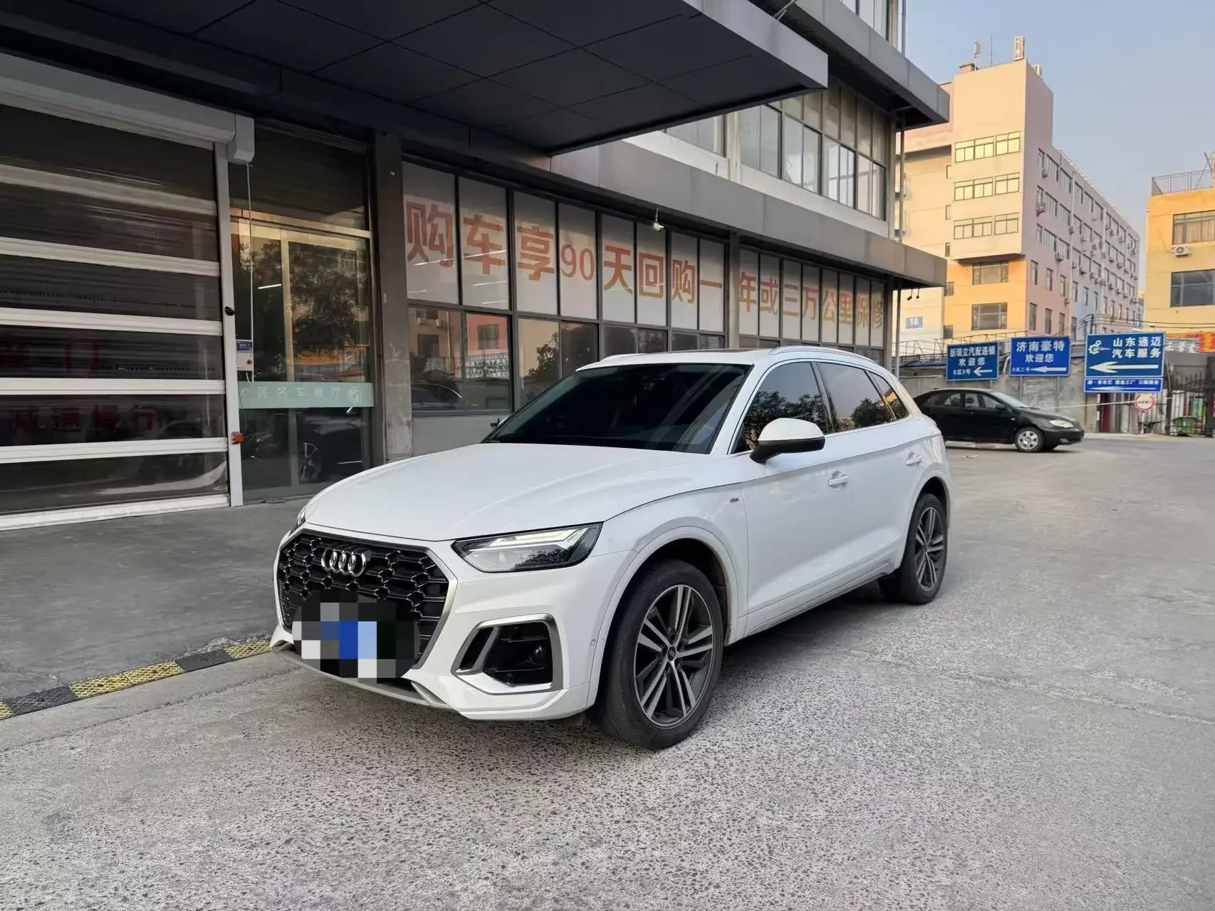 Audi Q5L Sportback  из Китая