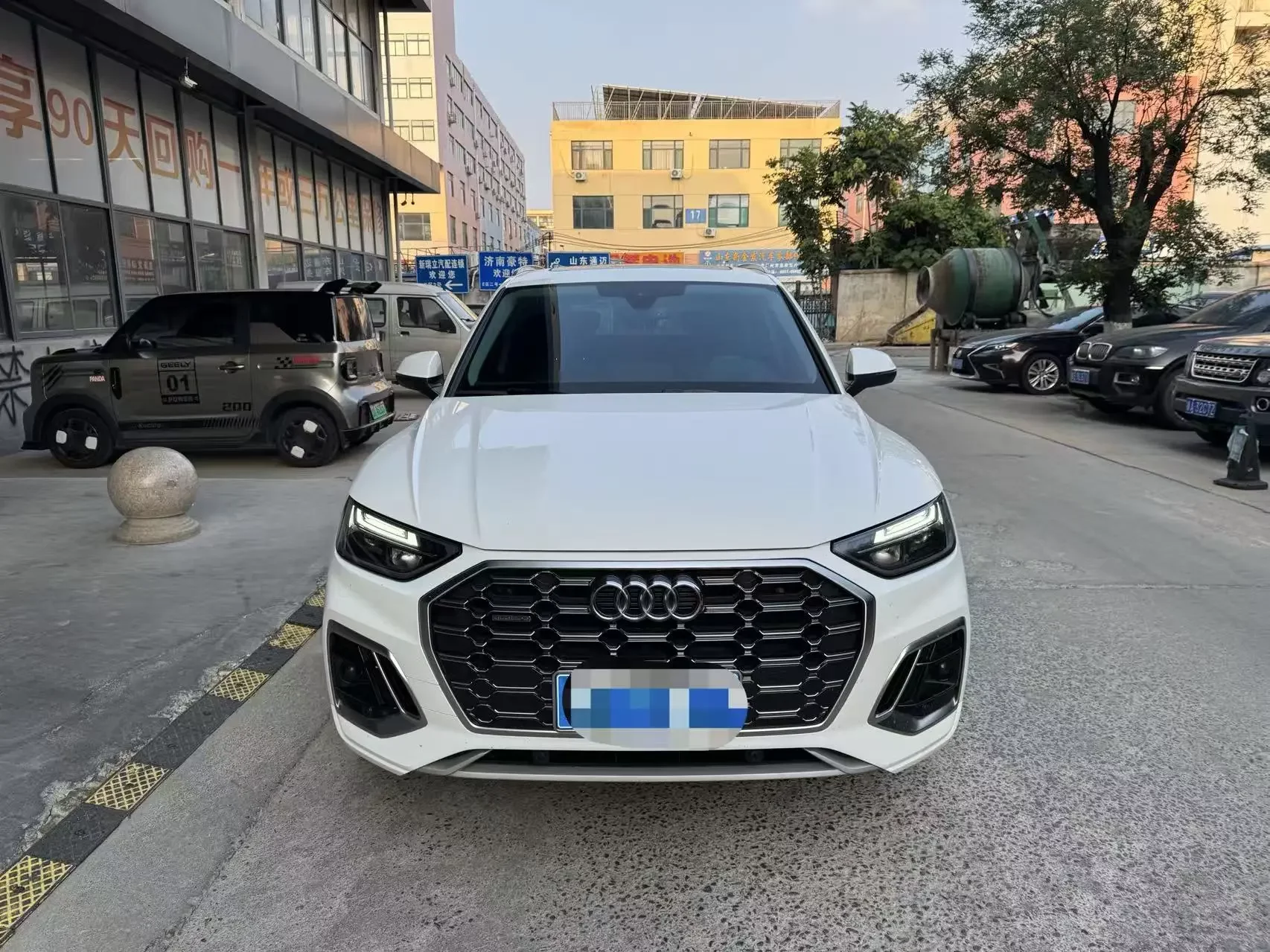 Audi Q5L Sportback  из Китая