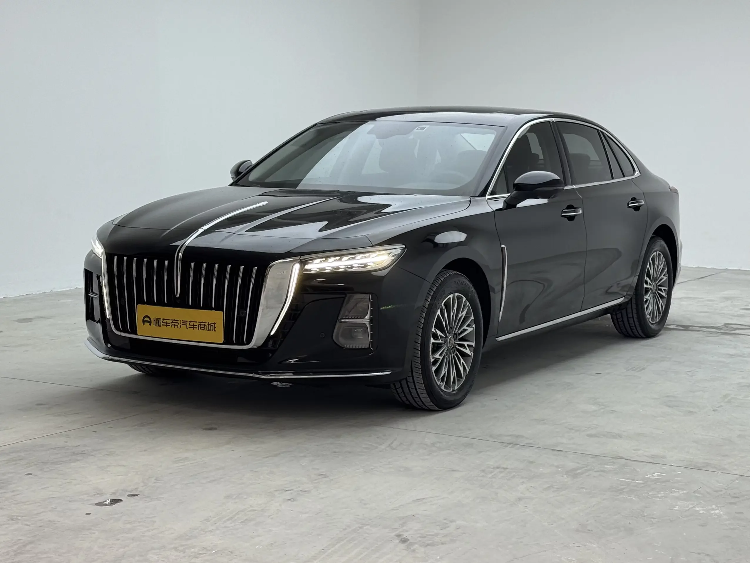 Hongqi H5  из Китая