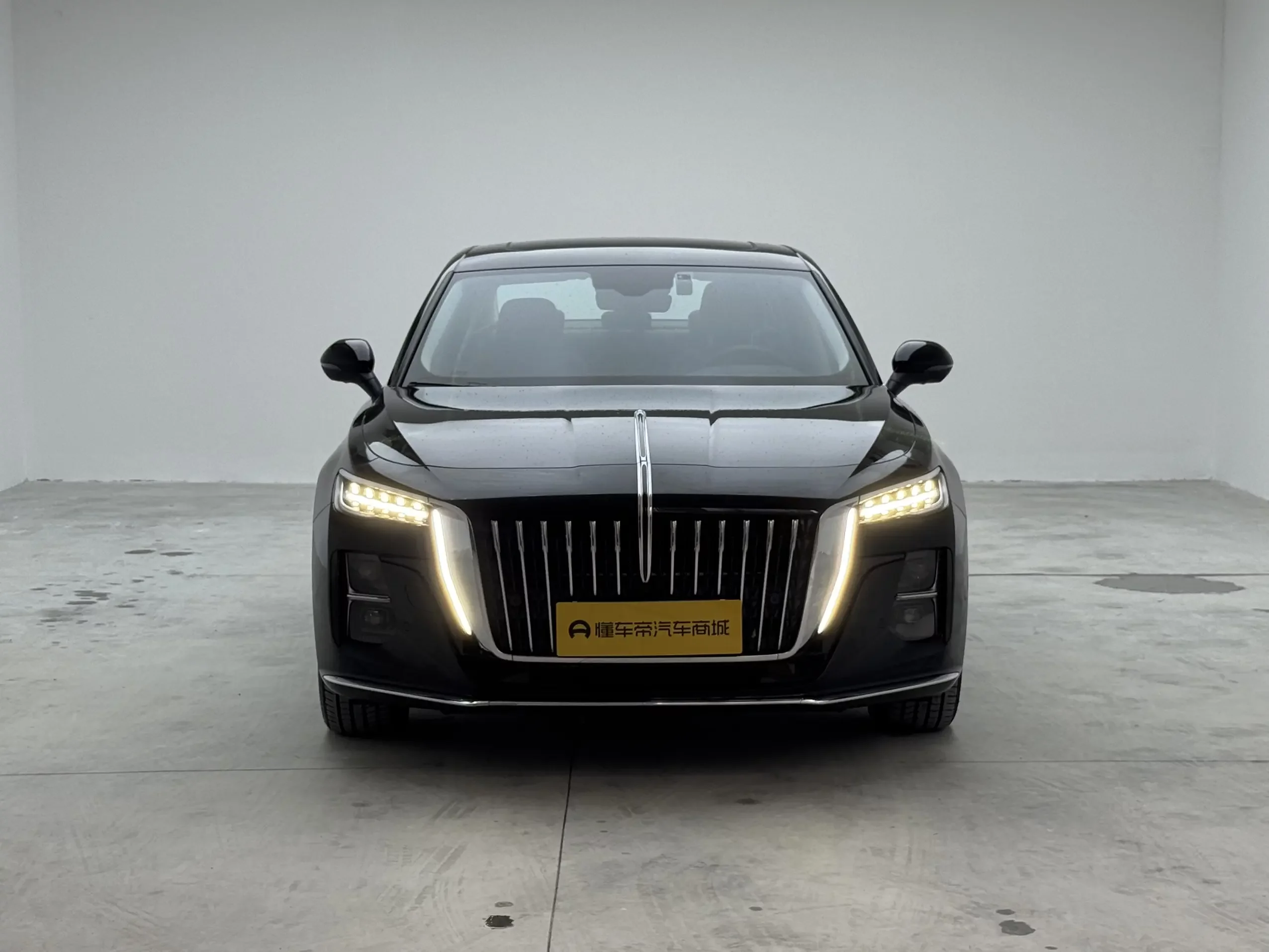 Hongqi H5  из Китая