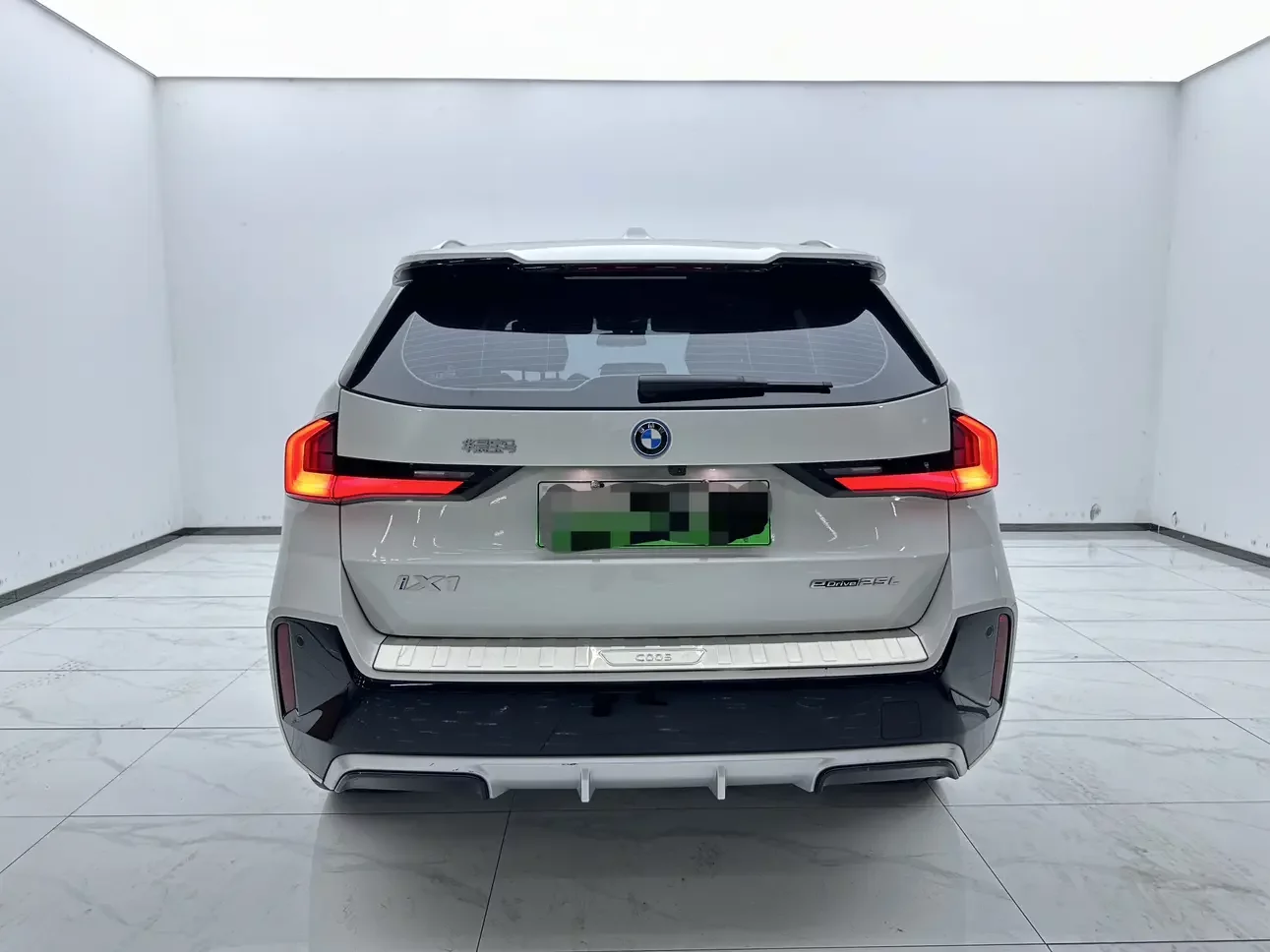 BMW iX1