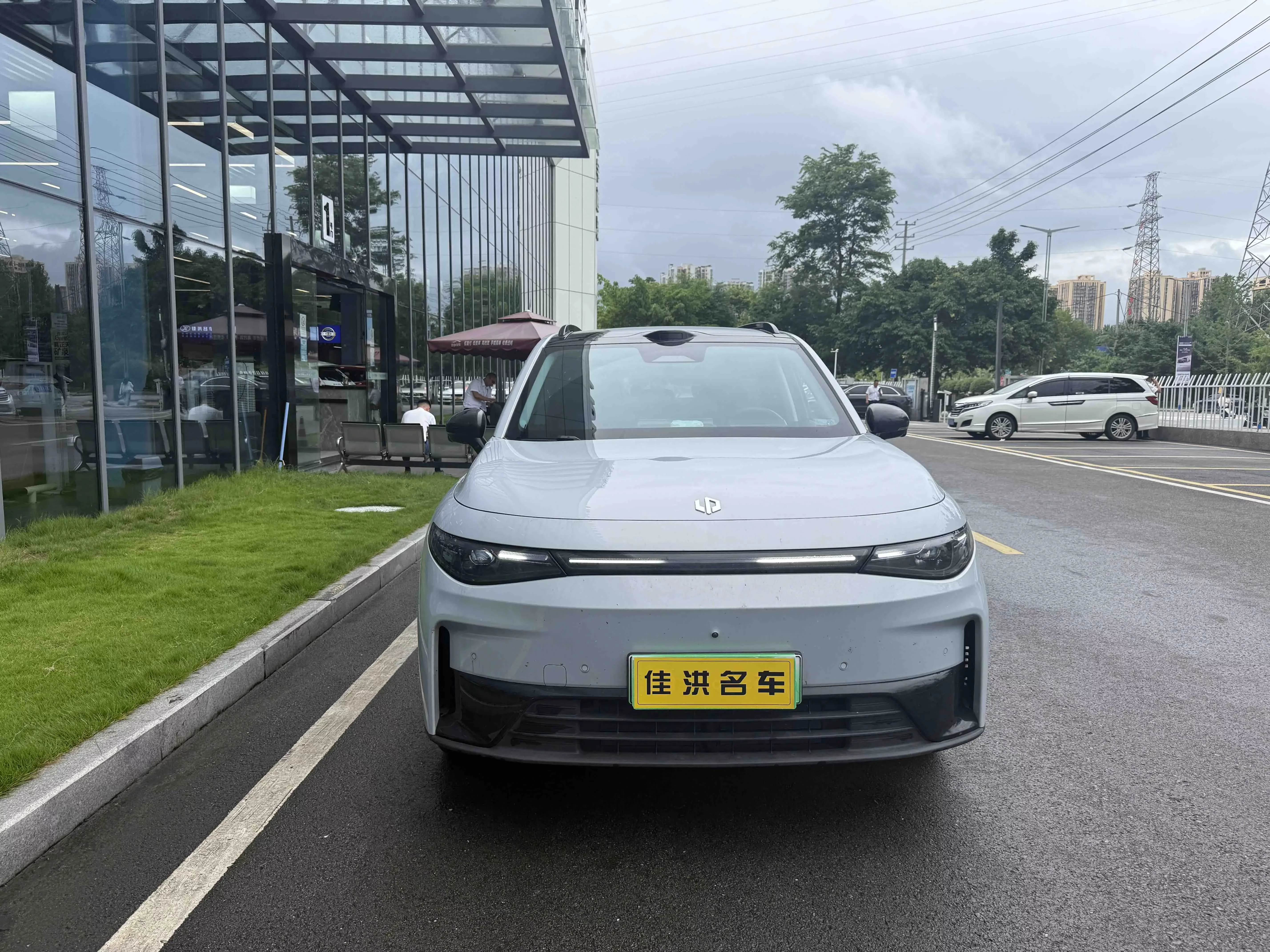 Leapmotor C16