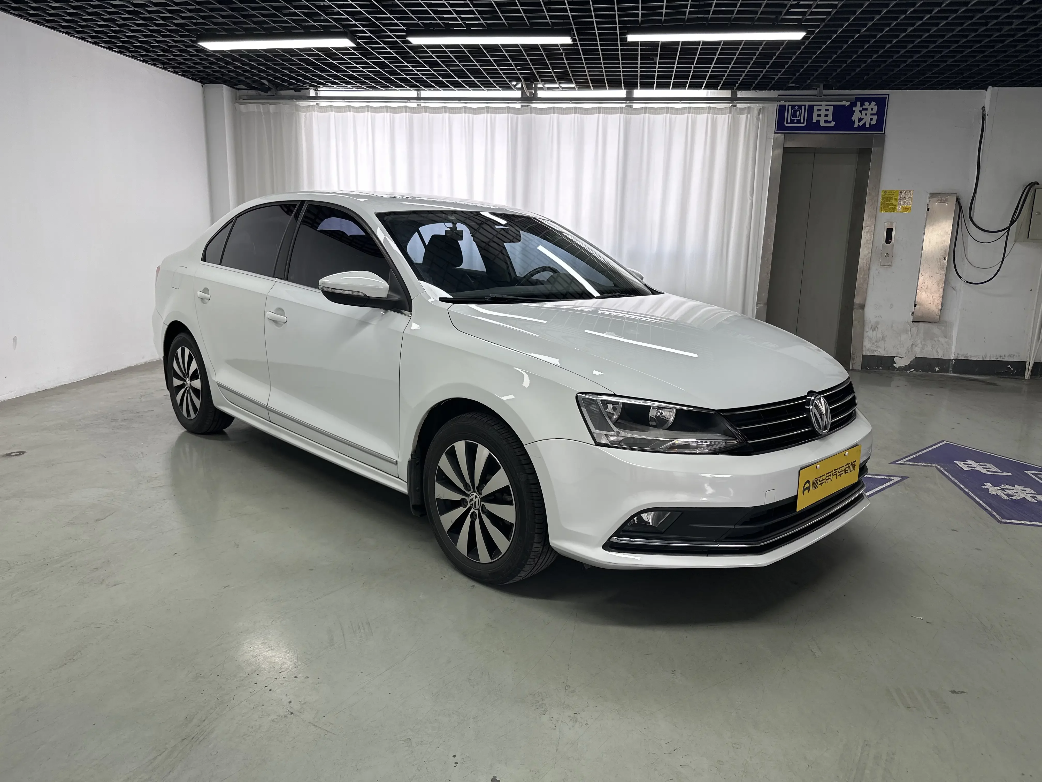 Volkswagen Sagitar
