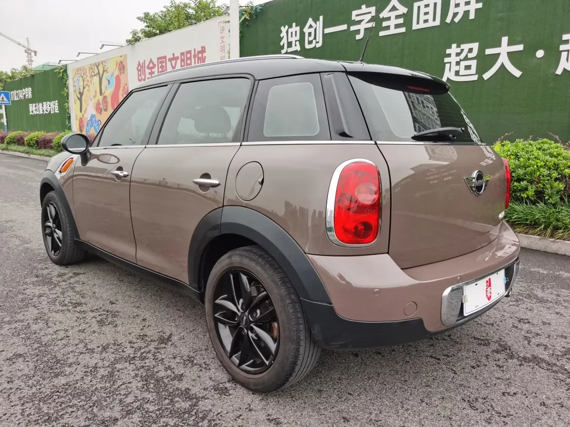 MINI COUNTRYMAN