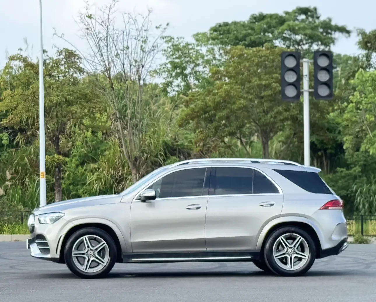 Mercedes-Benz GLE (Imported)