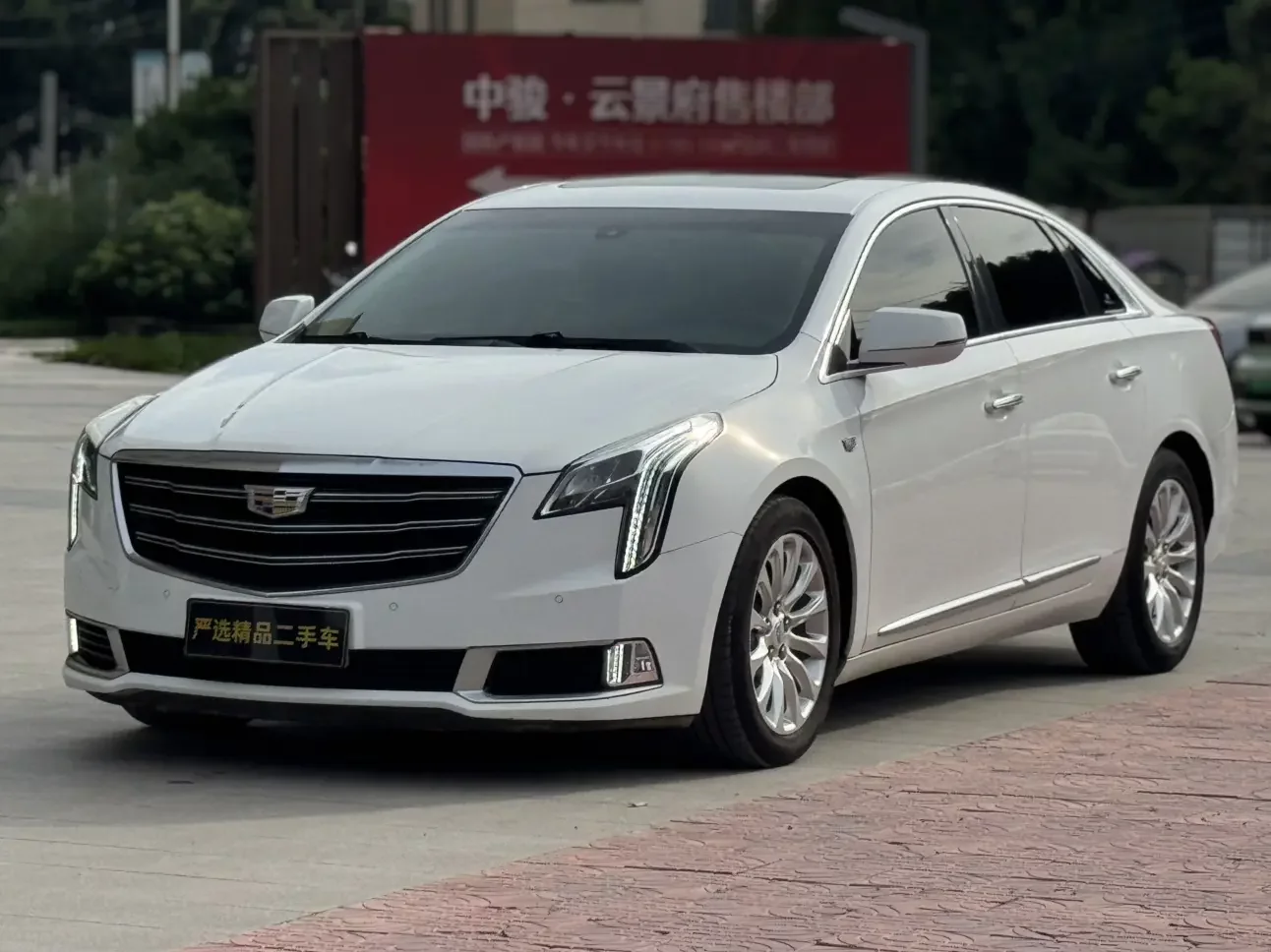 Cadillac XTS  из Китая