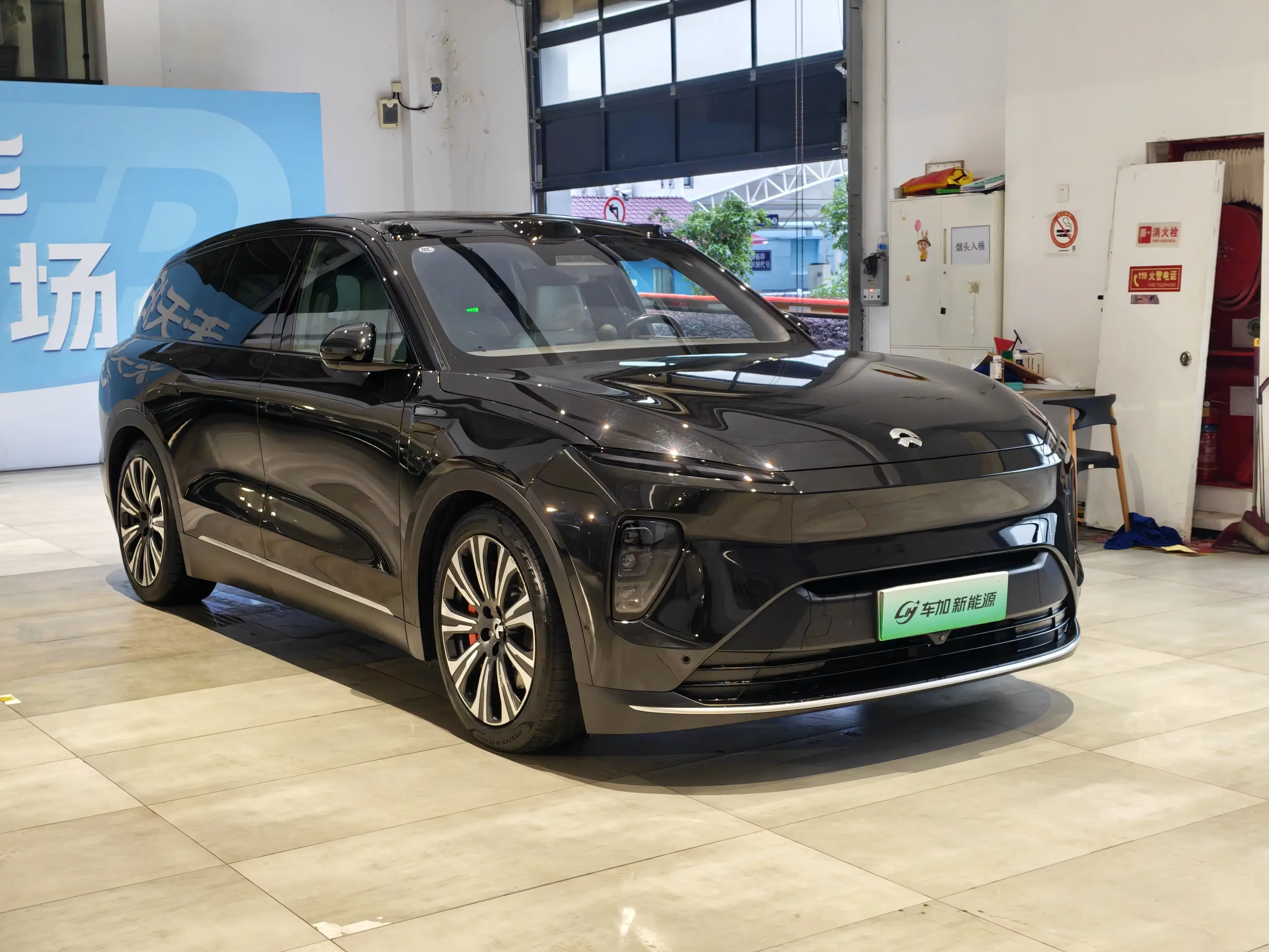 NIO ES8