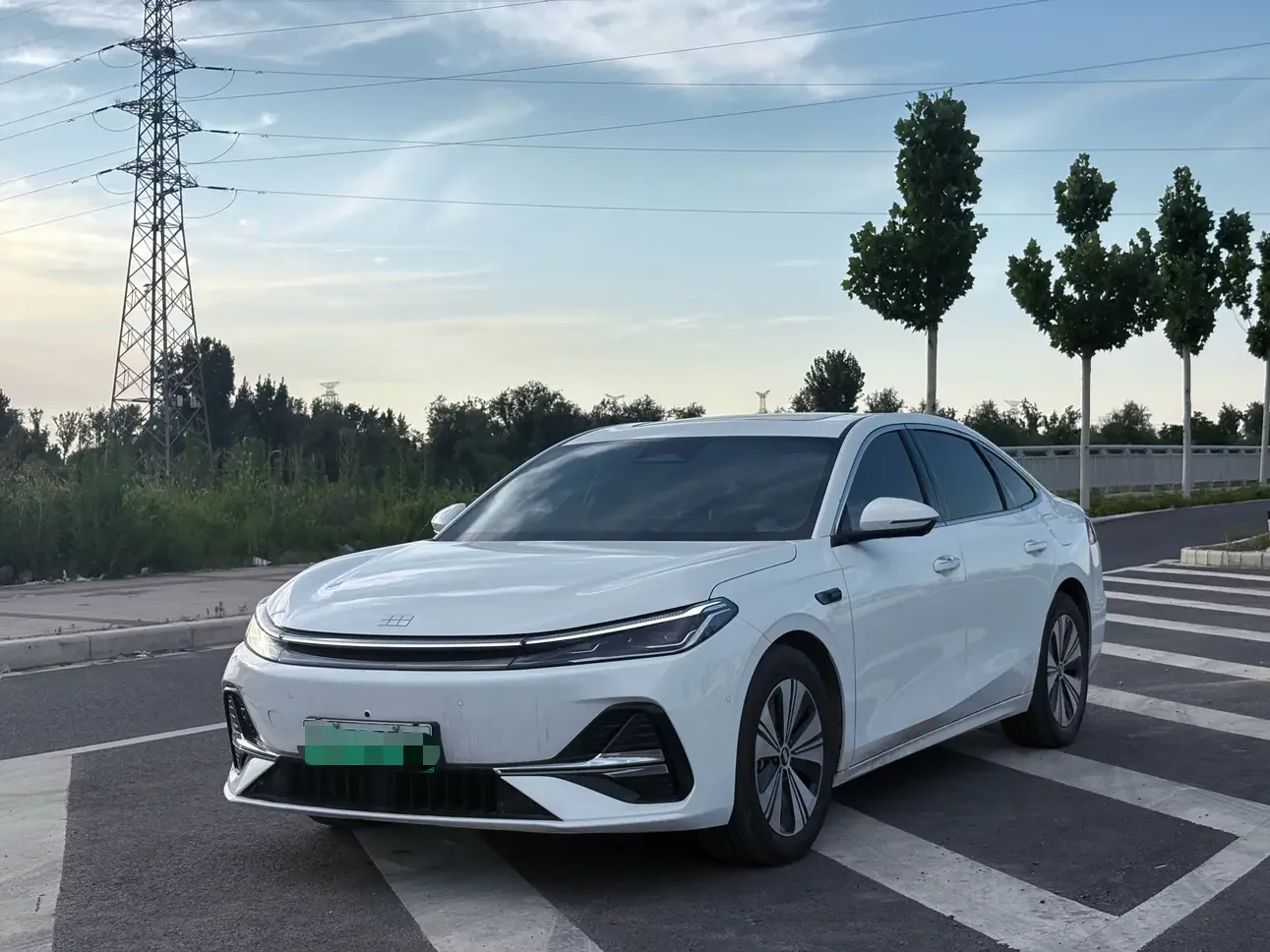 Geely Galaxy A7 EM