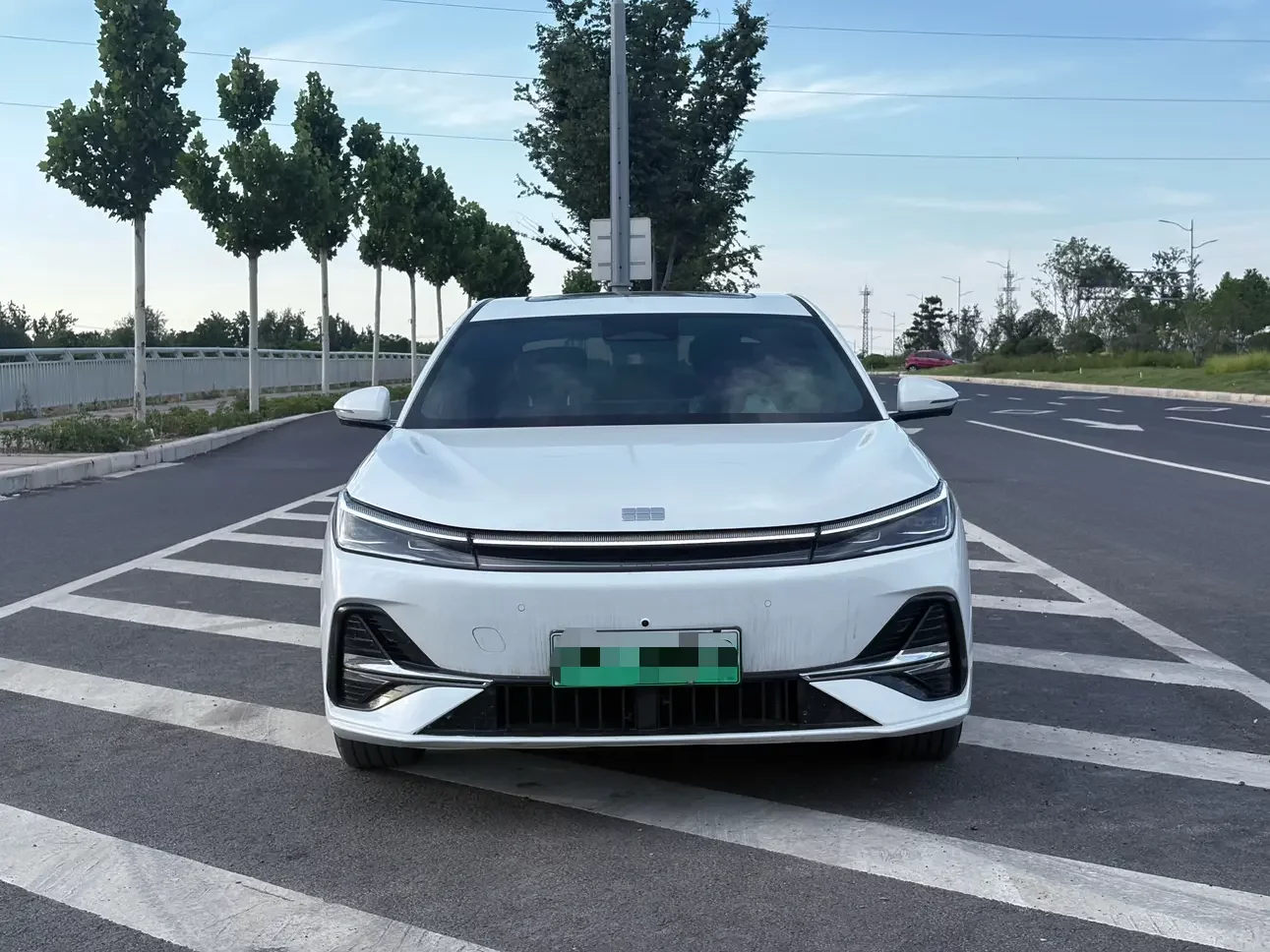 Geely Galaxy A7 EM