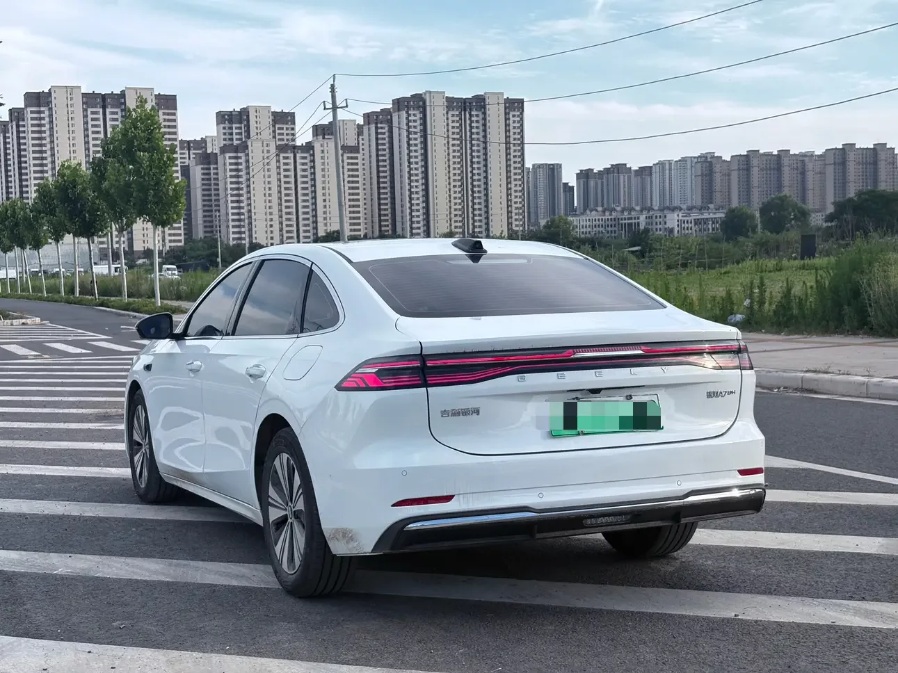 Geely Galaxy A7 EM
