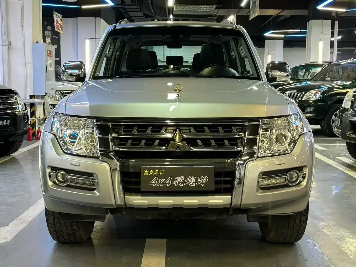 Mitsubishi Pajero  из Китая