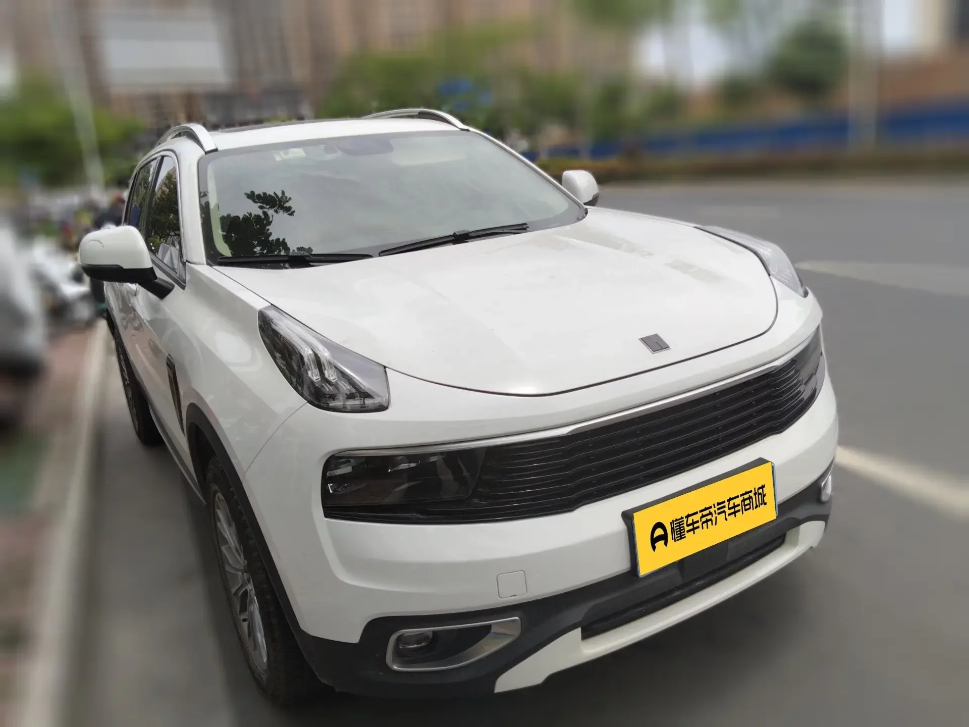 Lynk & Co 01