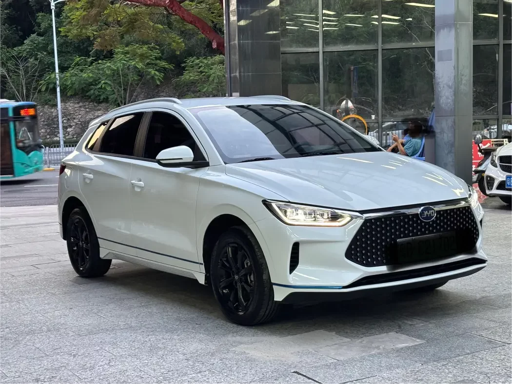 BYD e2