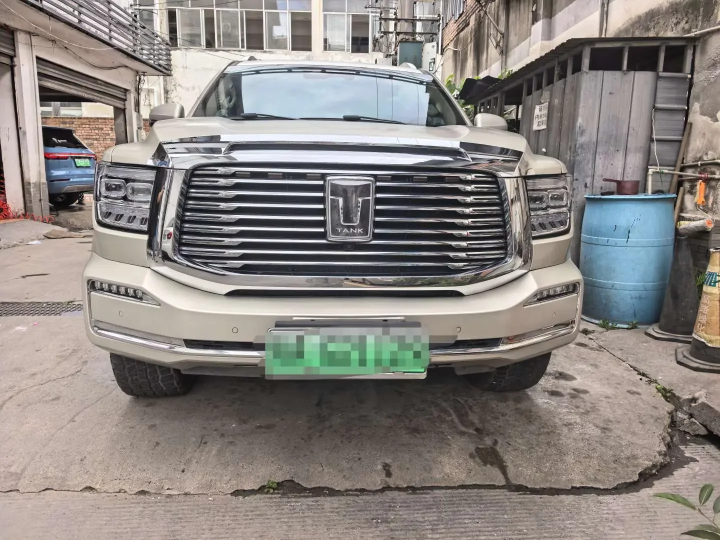 Tank 500 Hi4-T