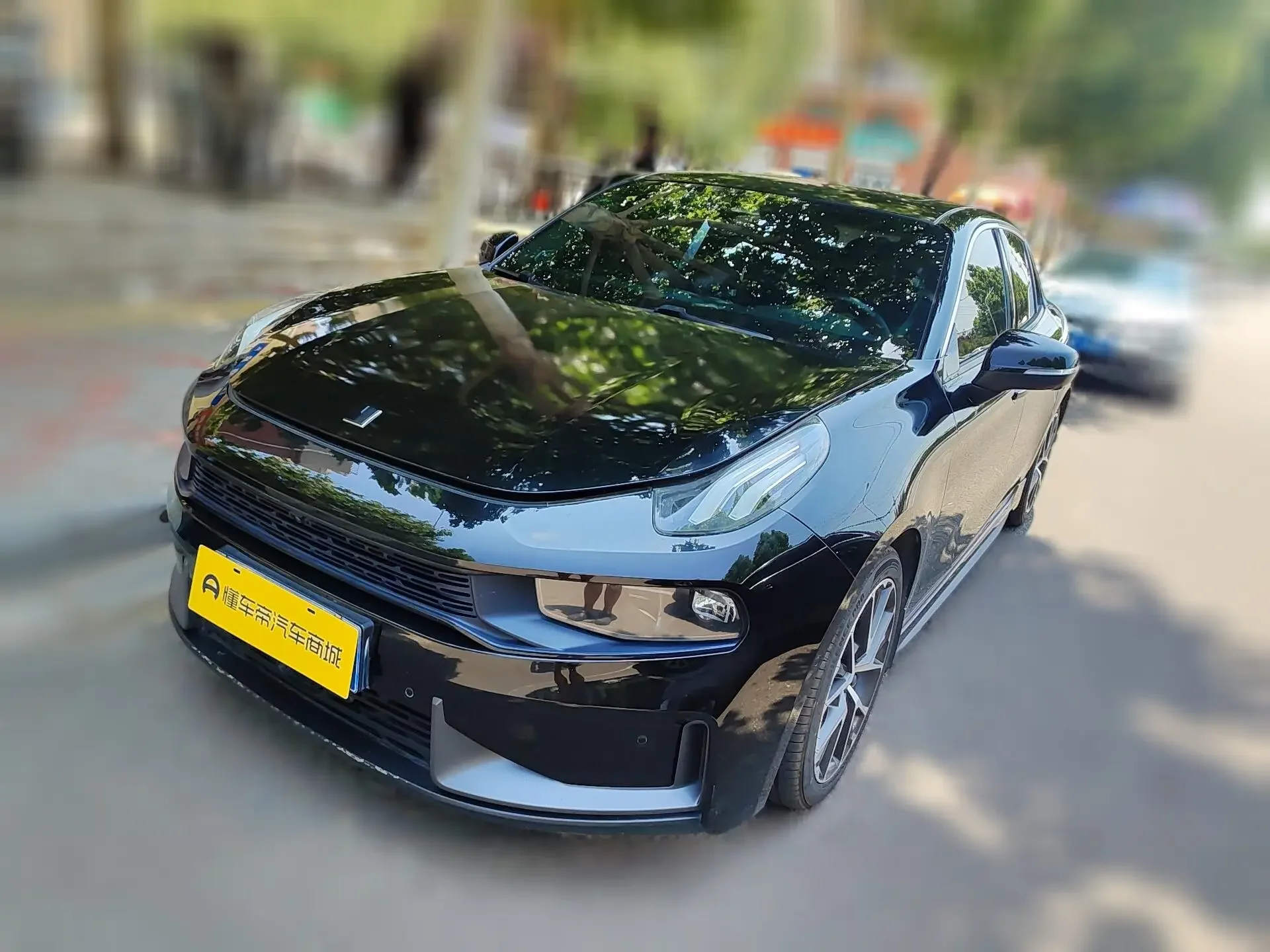 Lynk & Co 03