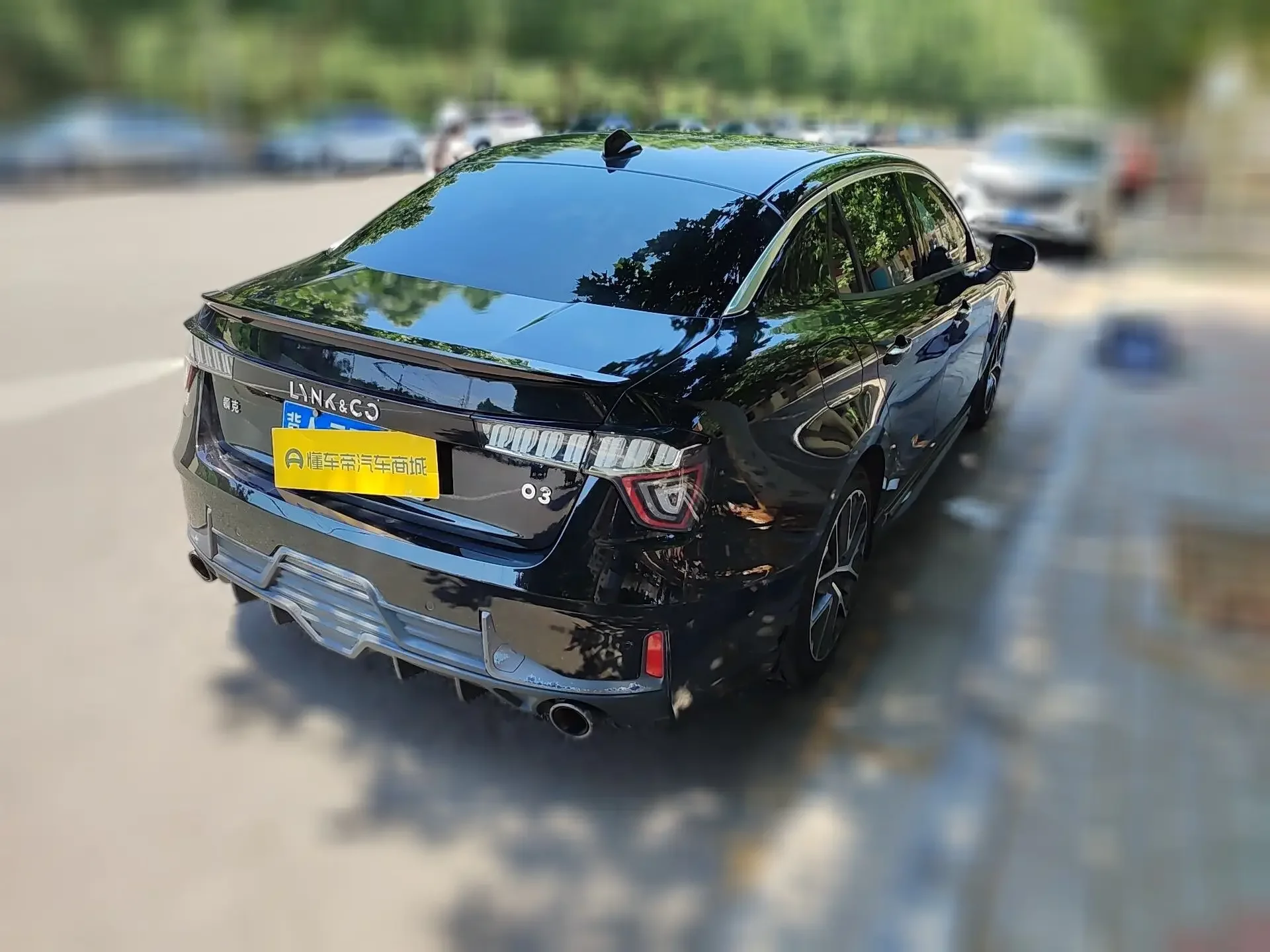 Lynk & Co 03