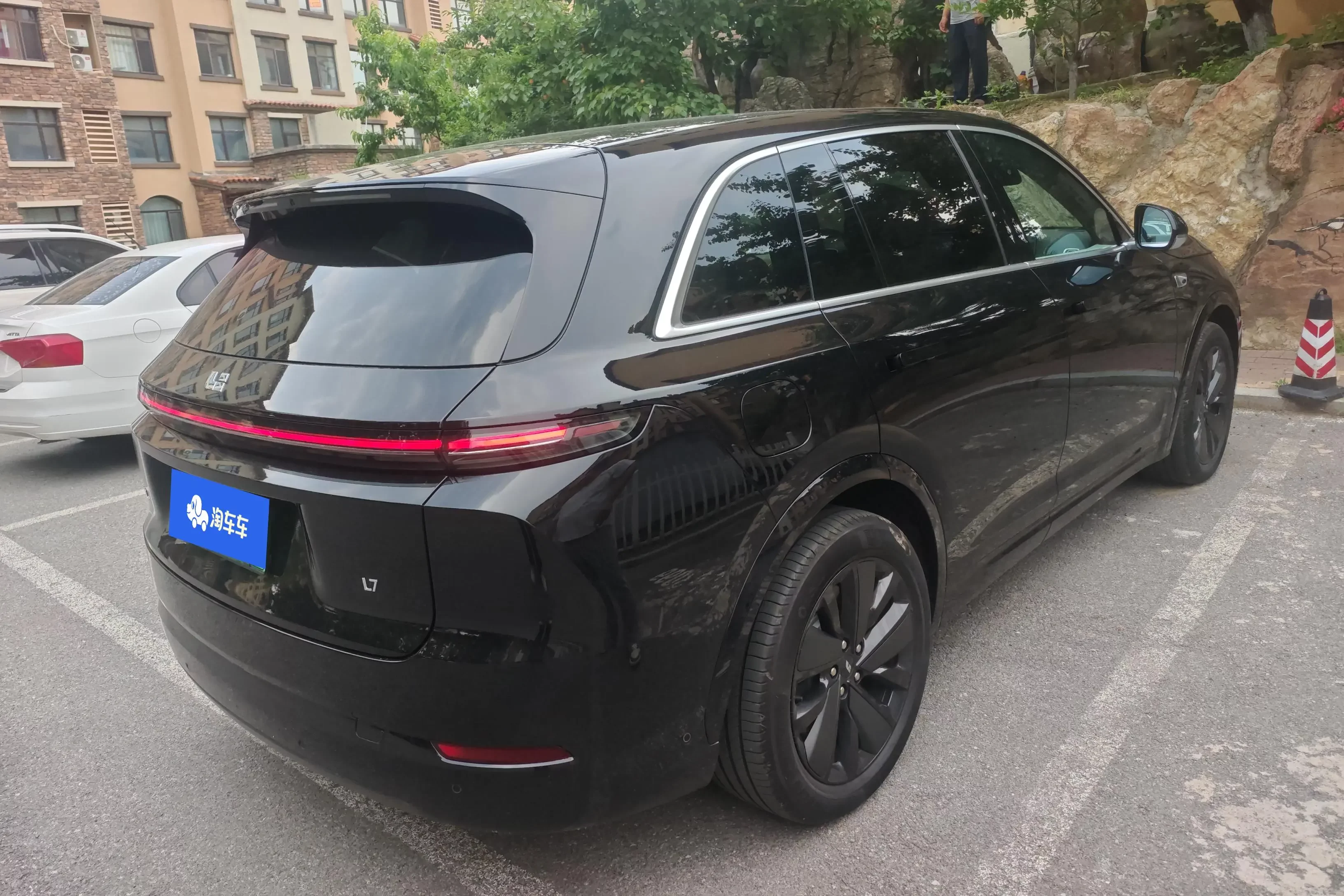 Lixiang L7