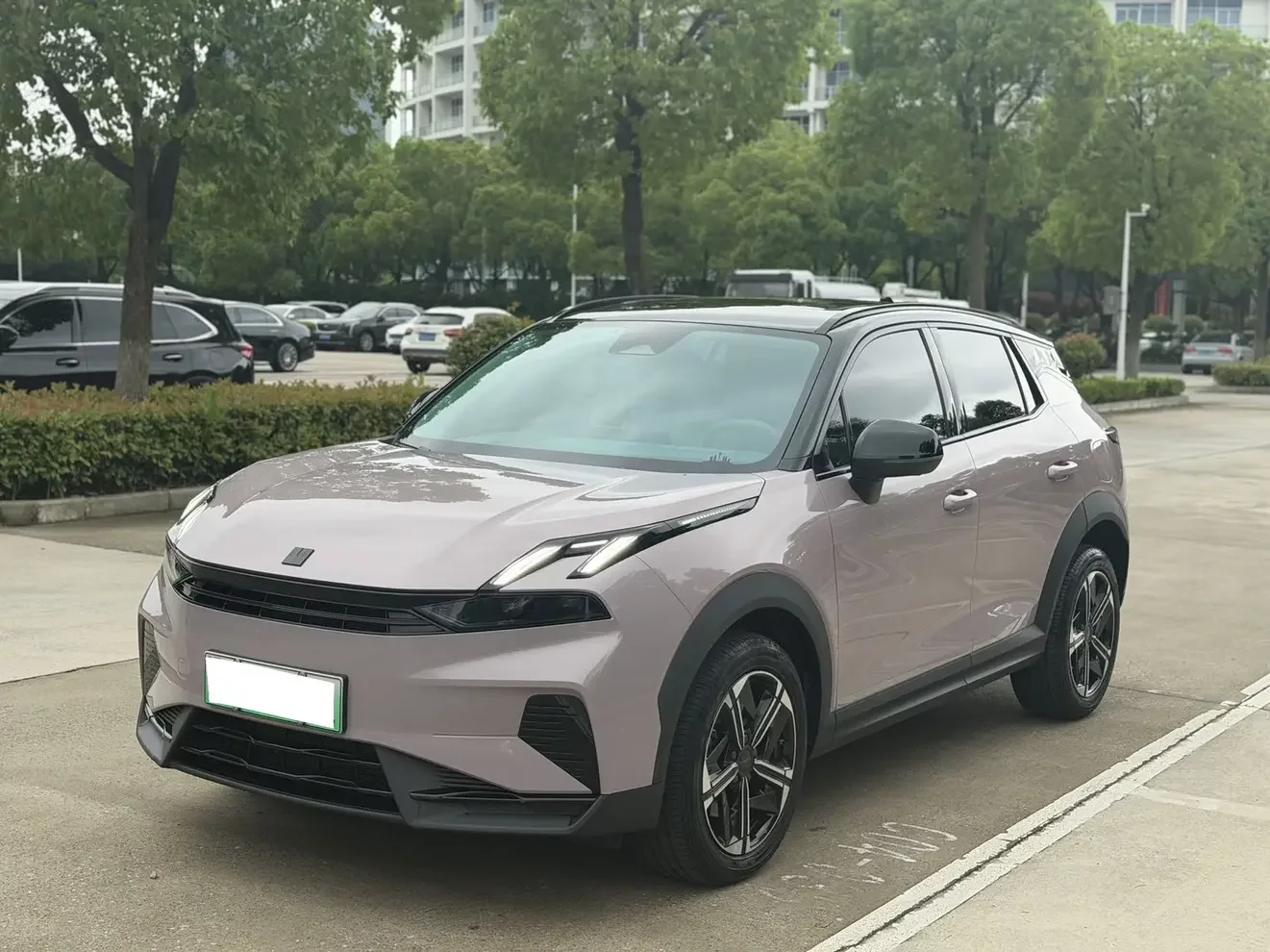 Lynk & Co 06 EM-P