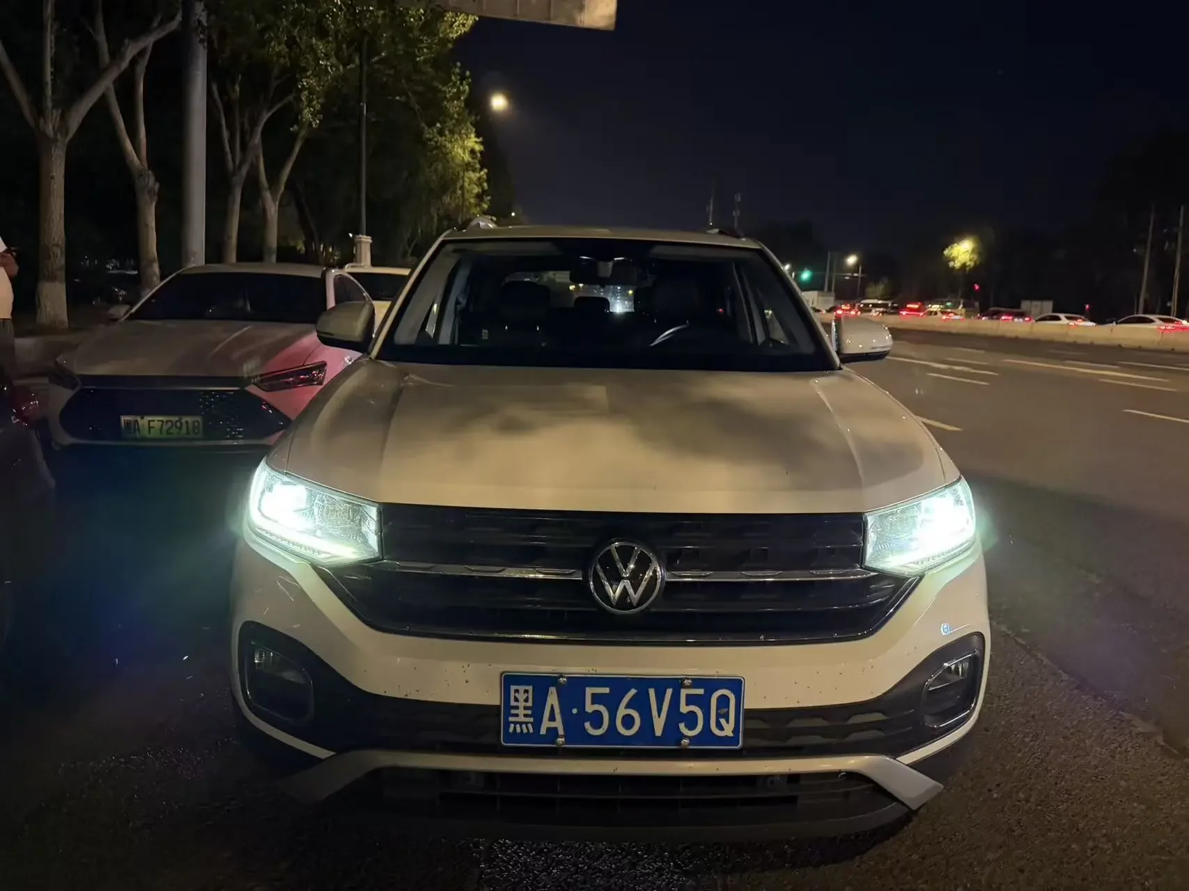 Volkswagen Explore the shadows