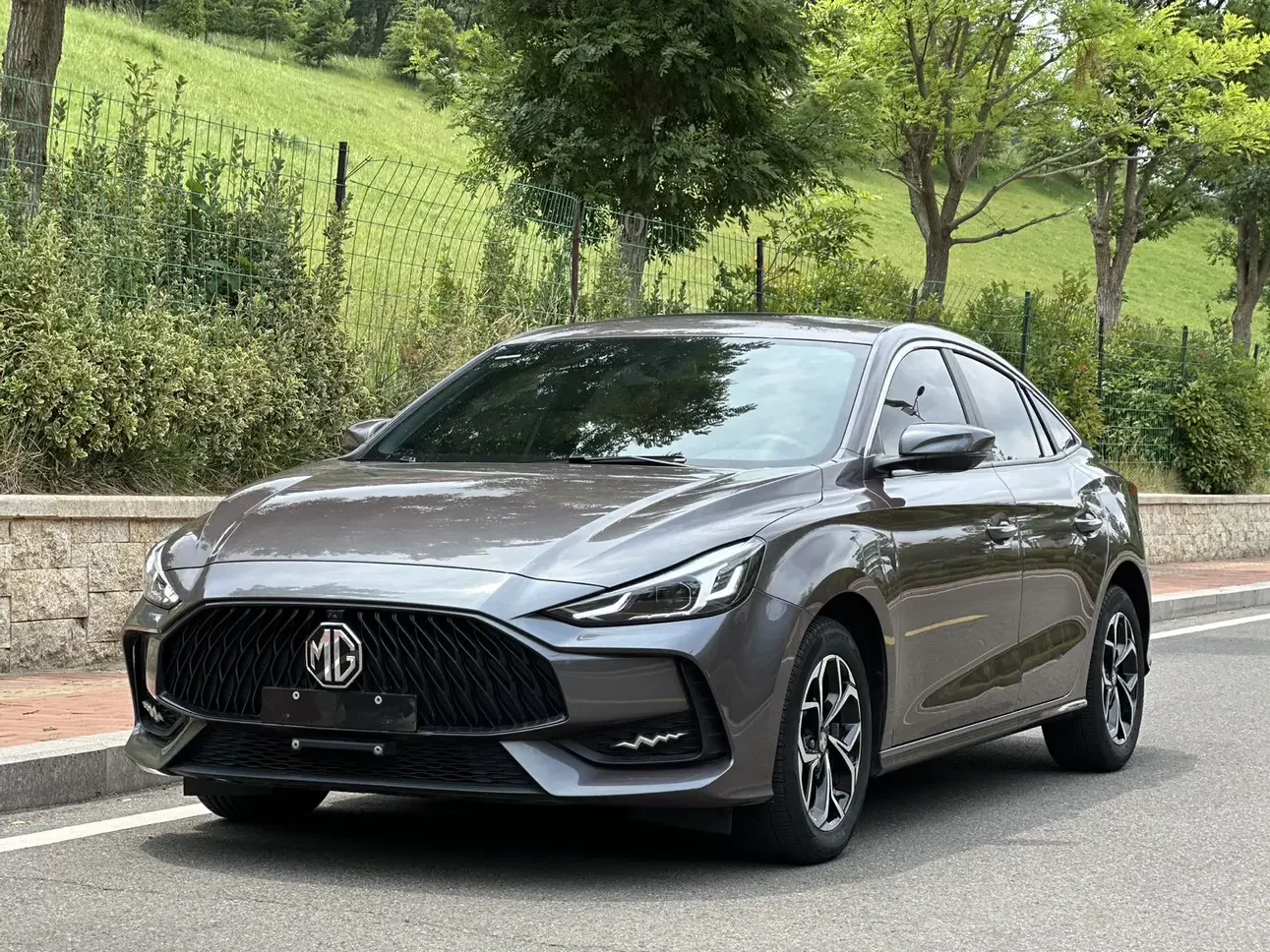 MG 5