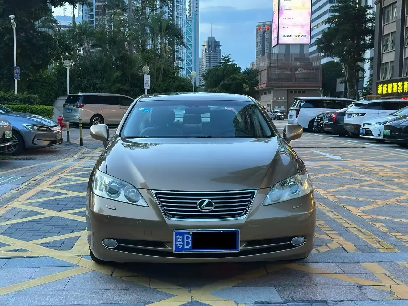Lexus ES