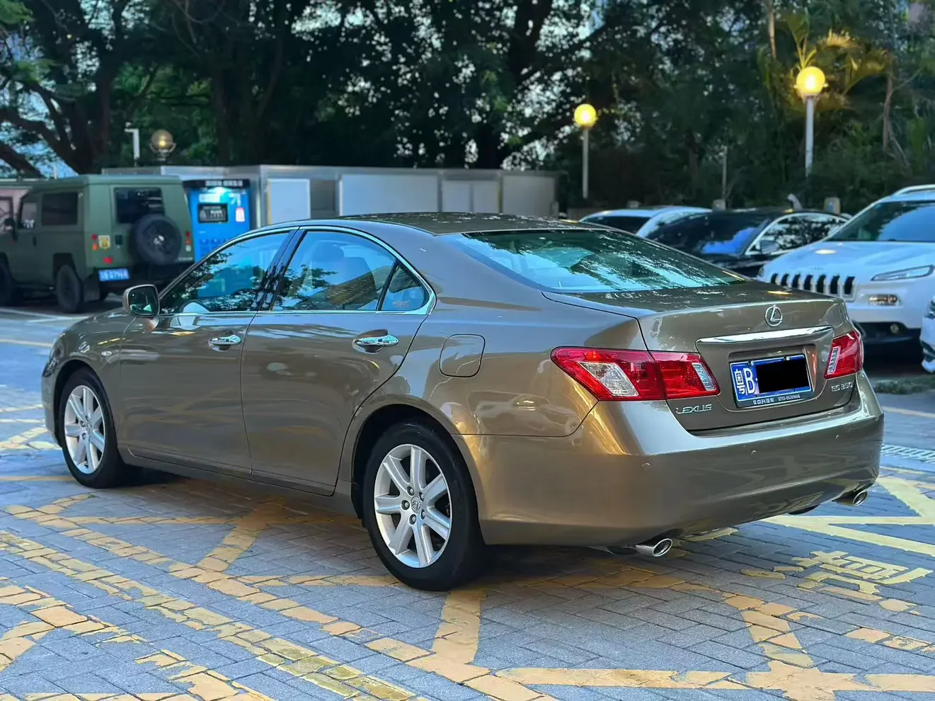 Lexus ES