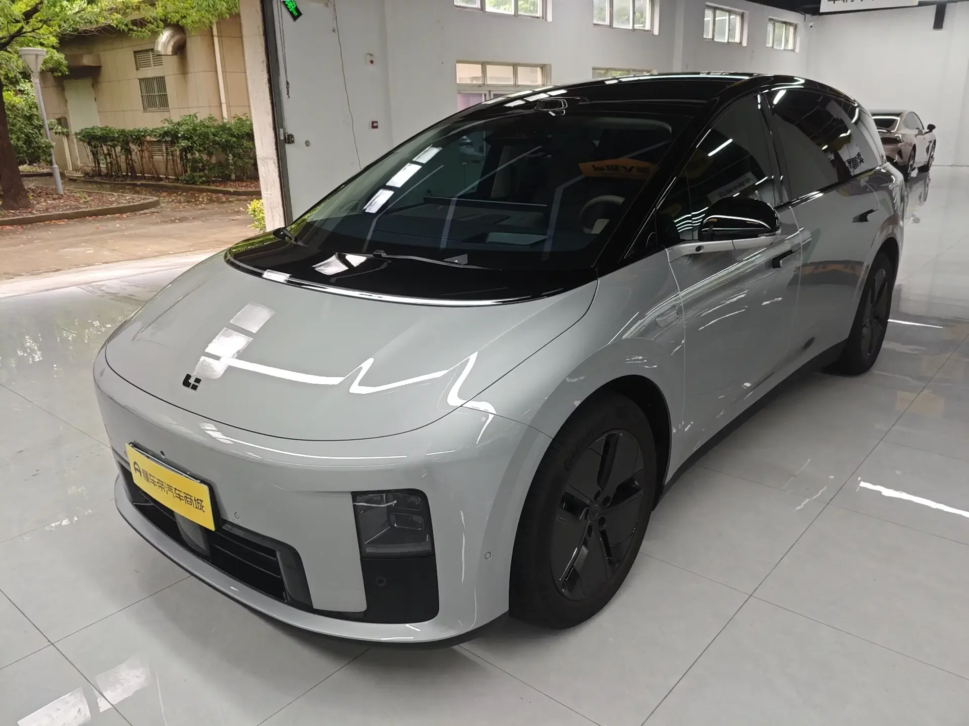 Li Ideal i8