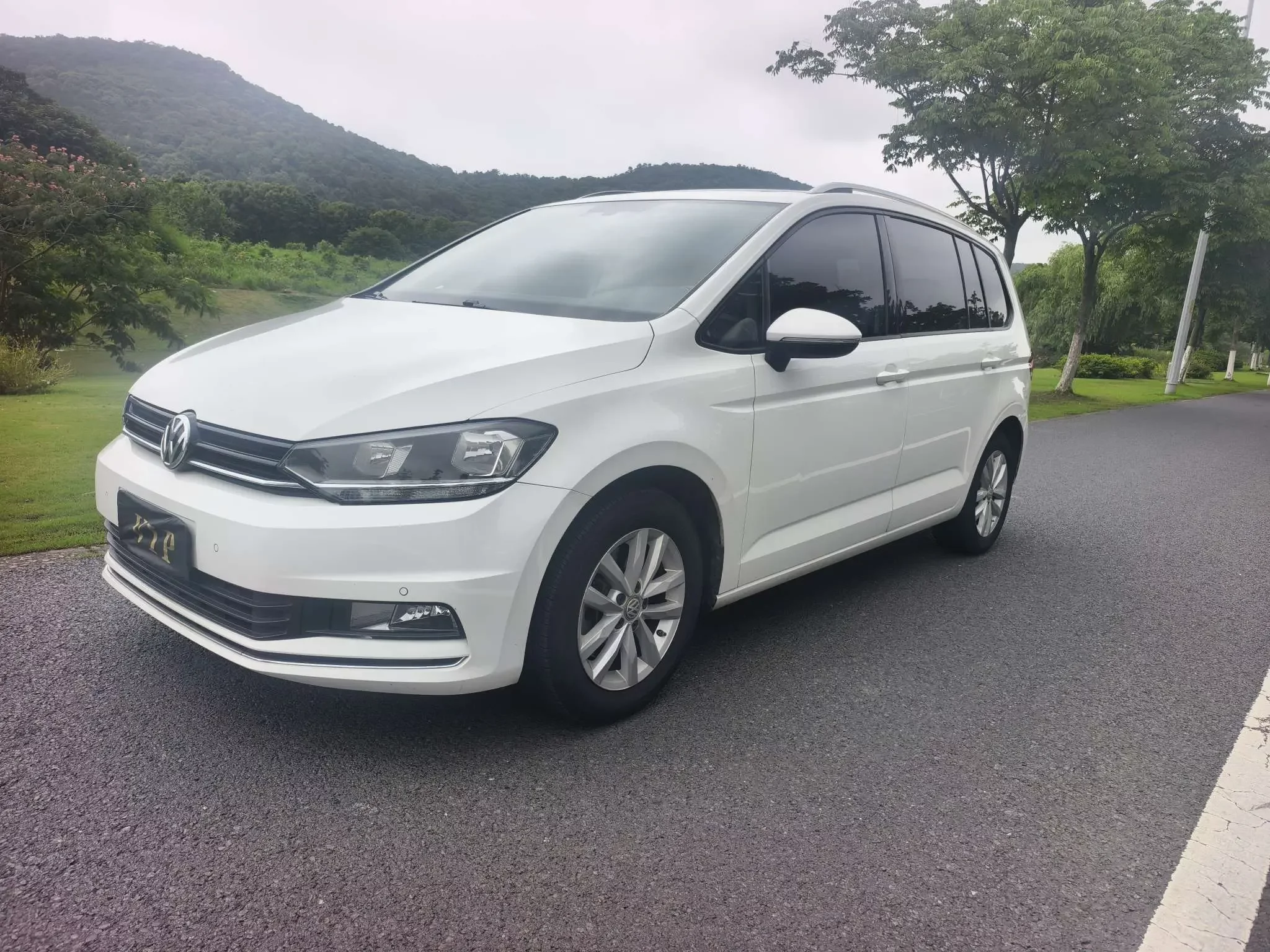 Volkswagen Touran L  из Китая
