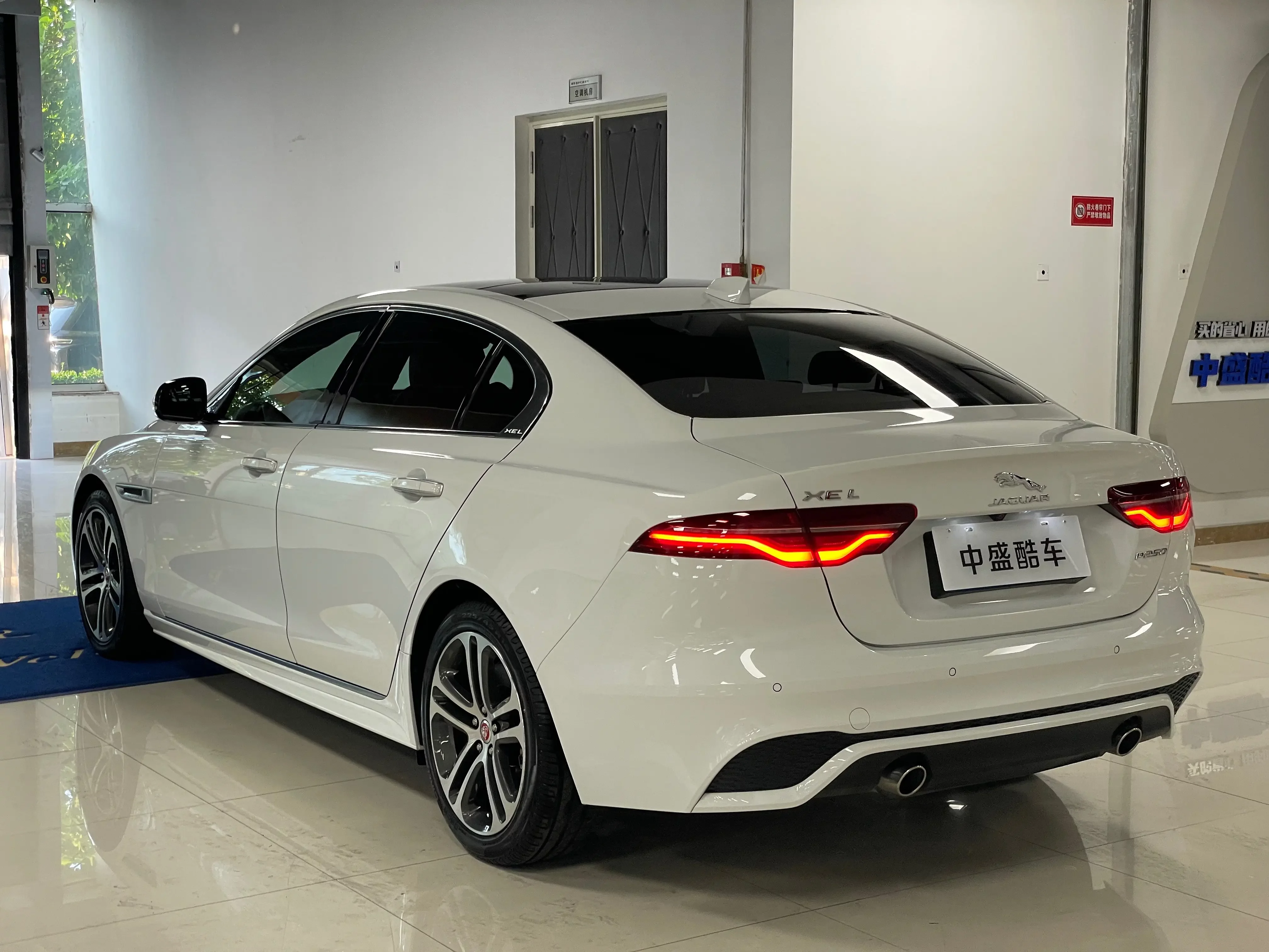 Jaguar XEL