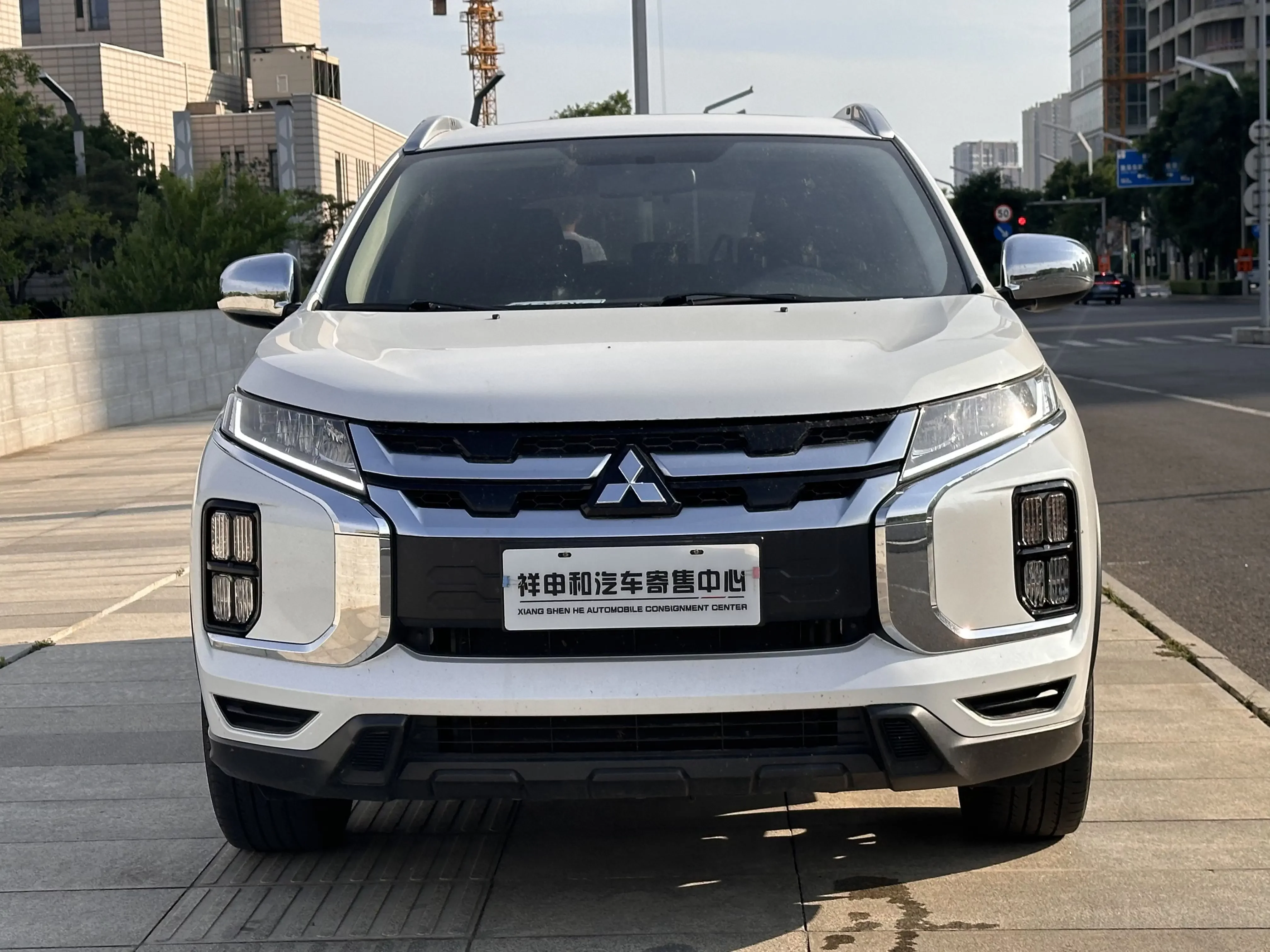 Mitsubishi Jinxuan ASX  из Китая