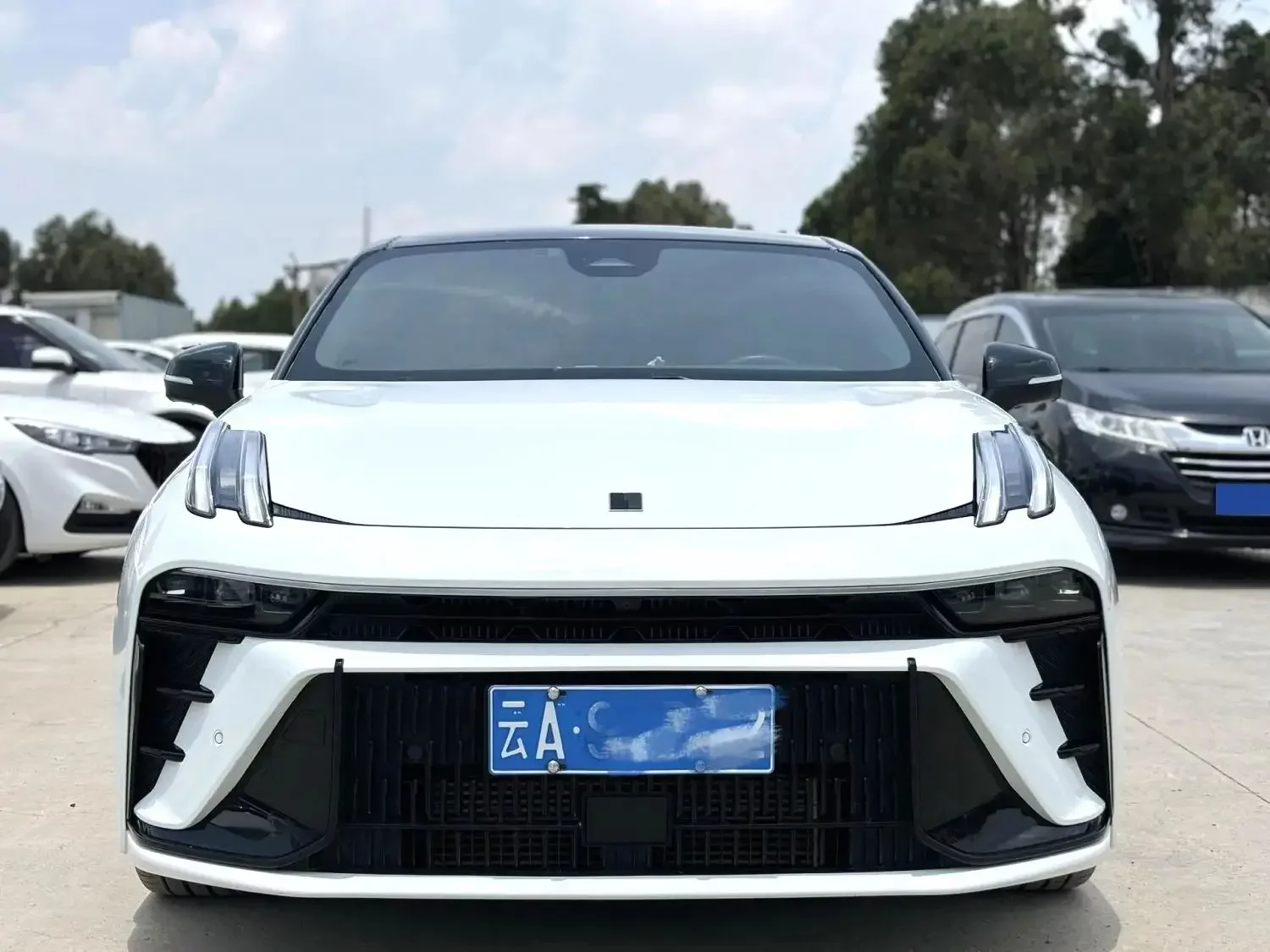 Lynk & Co 03