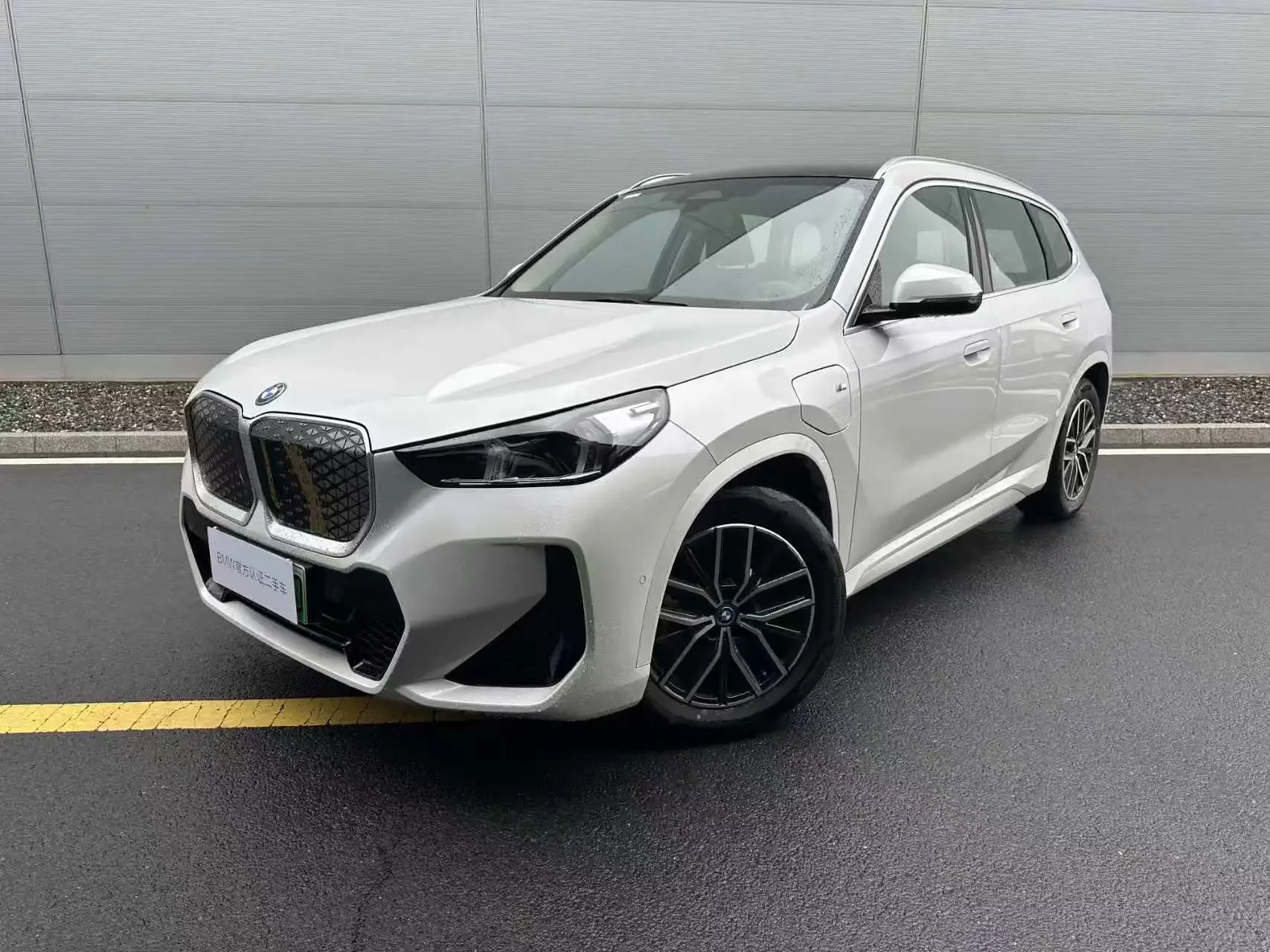 BMW iX1  из Китая