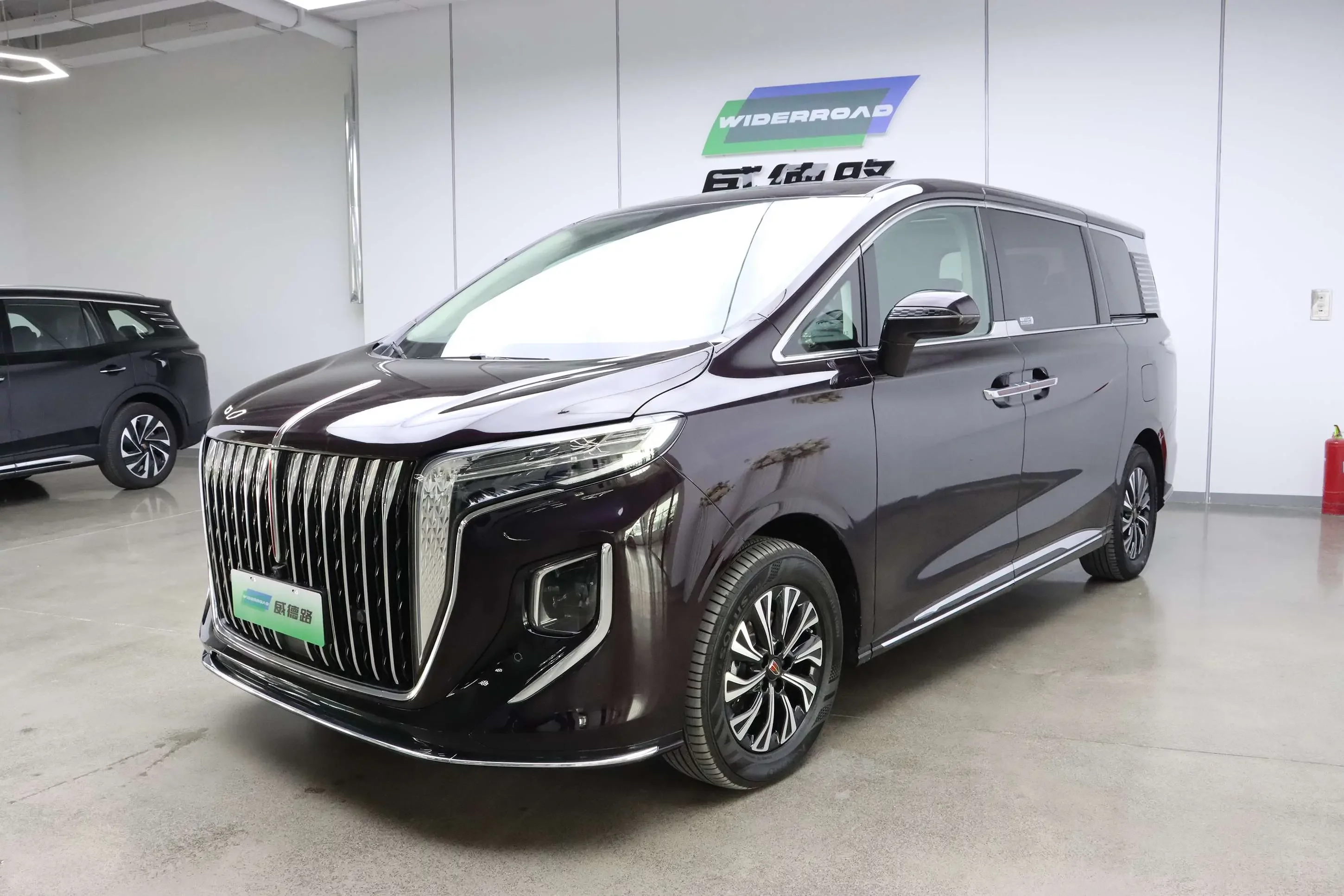 Hongqi HQ9 PHEV  из Китая
