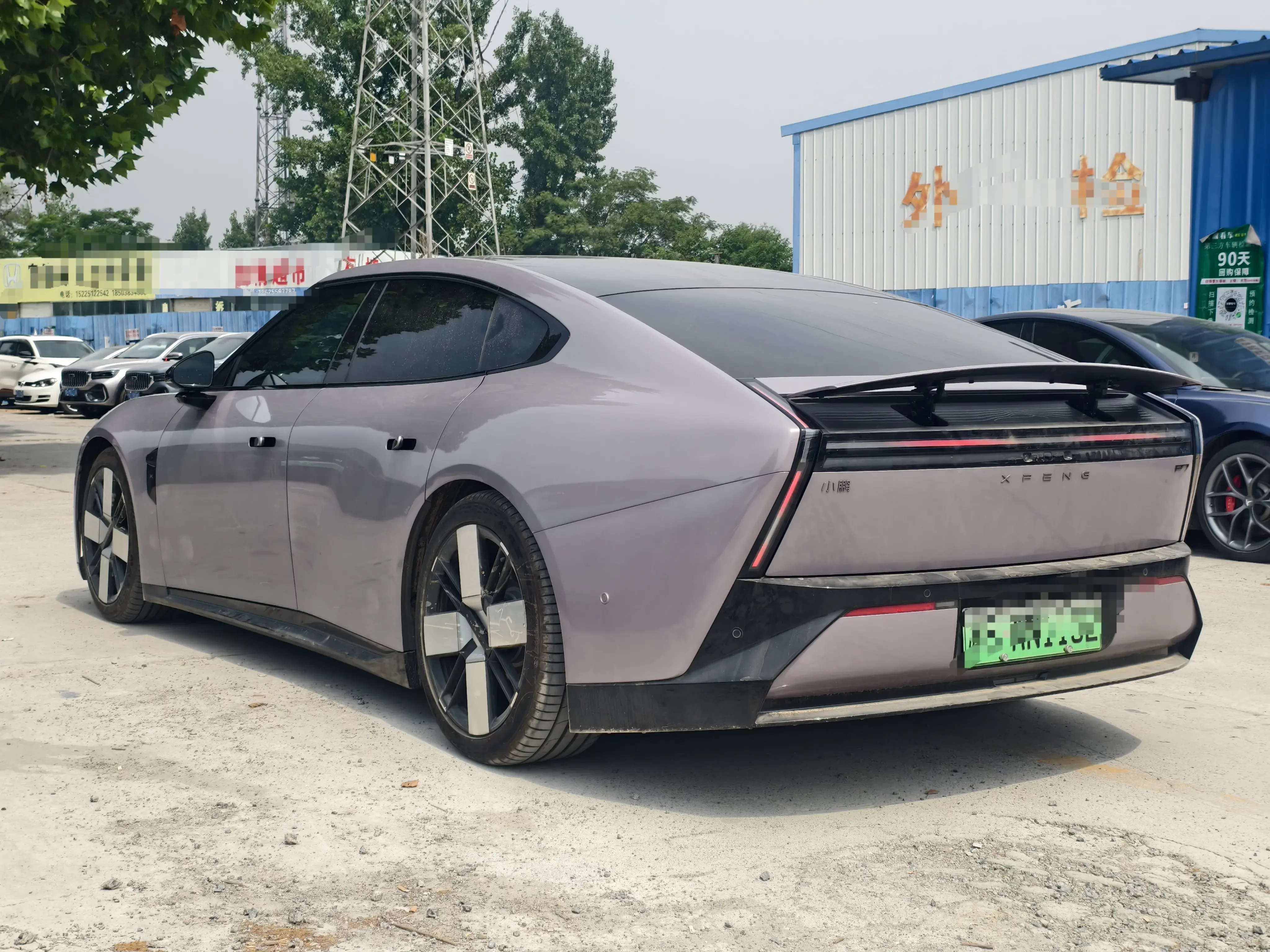 Xpeng P7