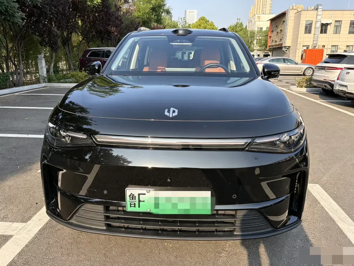 Leapmotor C16