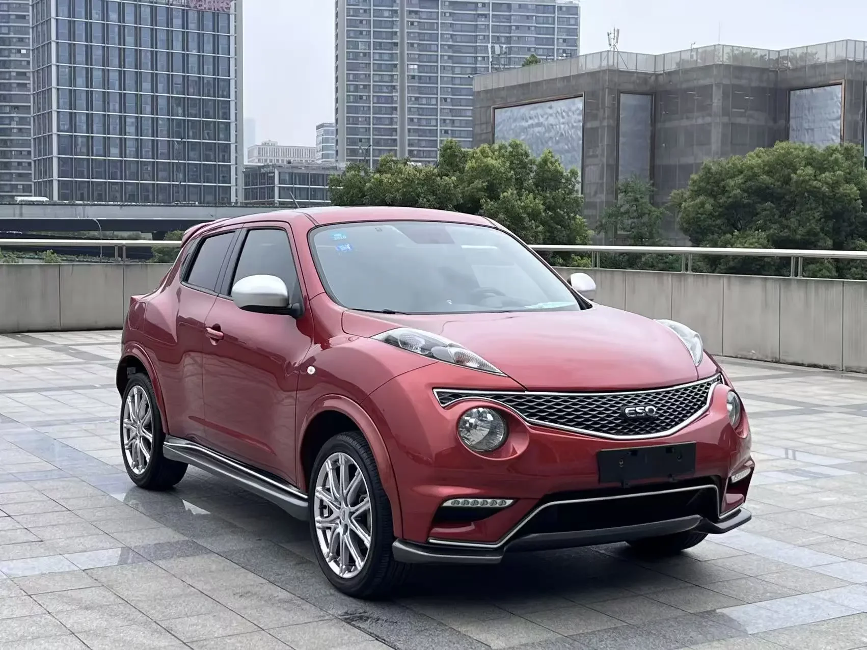 Infiniti ESQ
