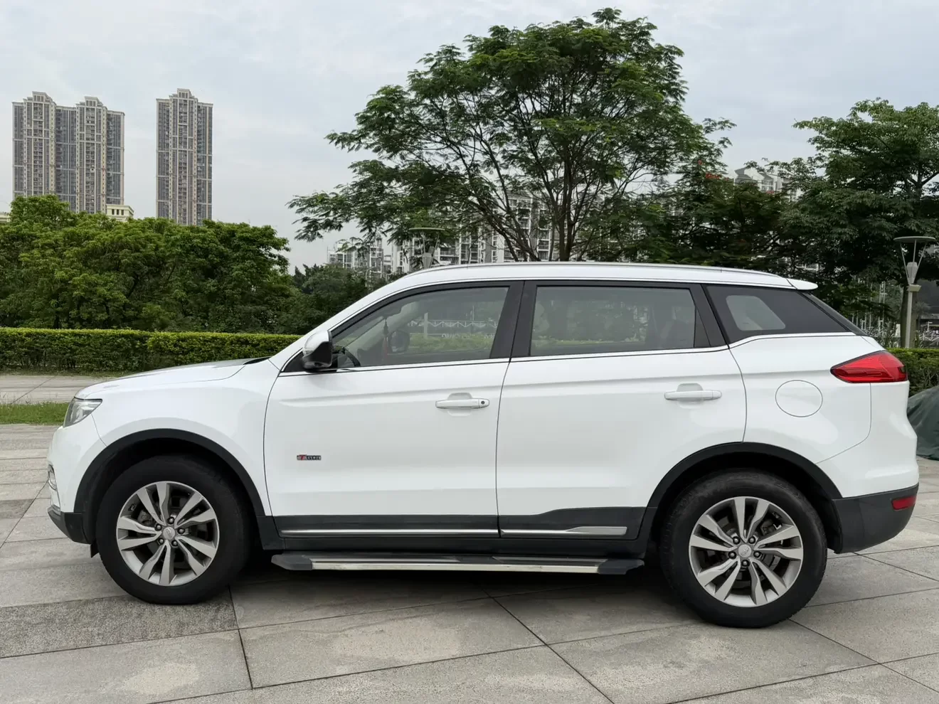 Geely Atlas