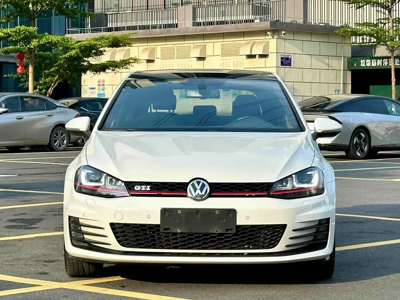 Volkswagen Golf GTI