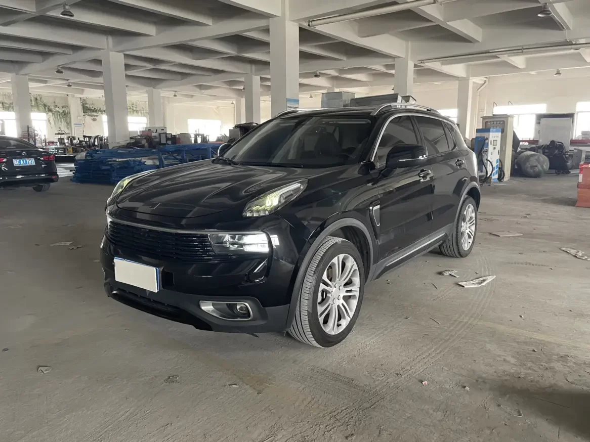 Lynk & Co 01