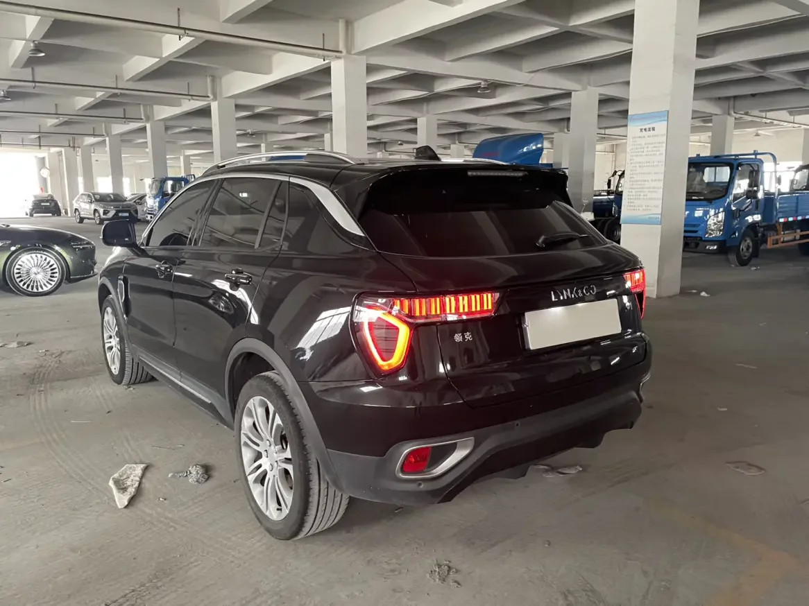 Lynk & Co 01