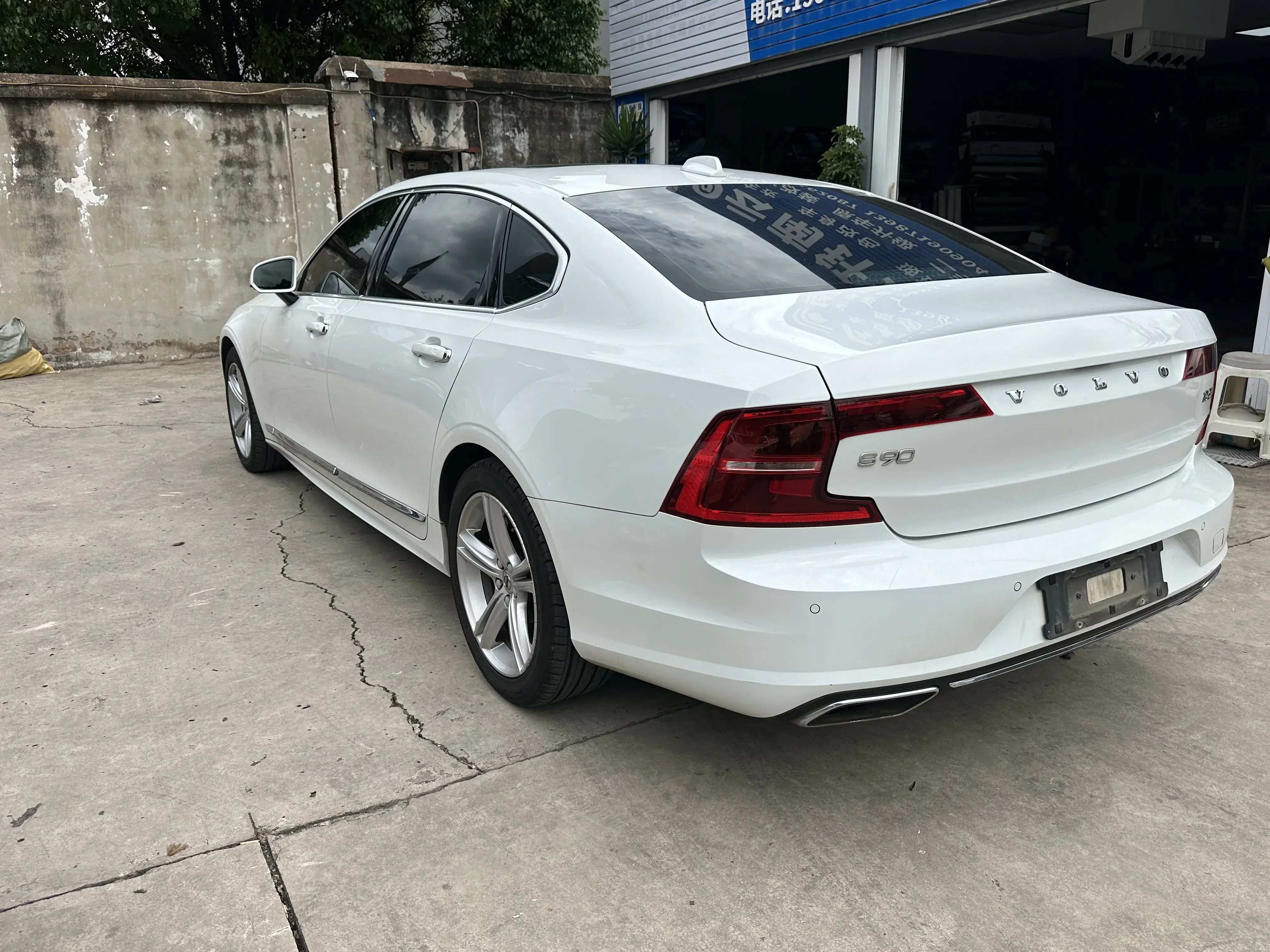 Volvo S90
